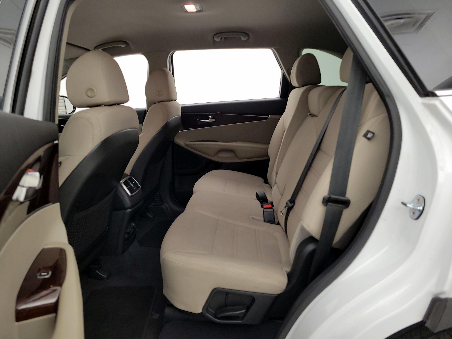 Thumbnail: 2018 Kia Sorento - 19