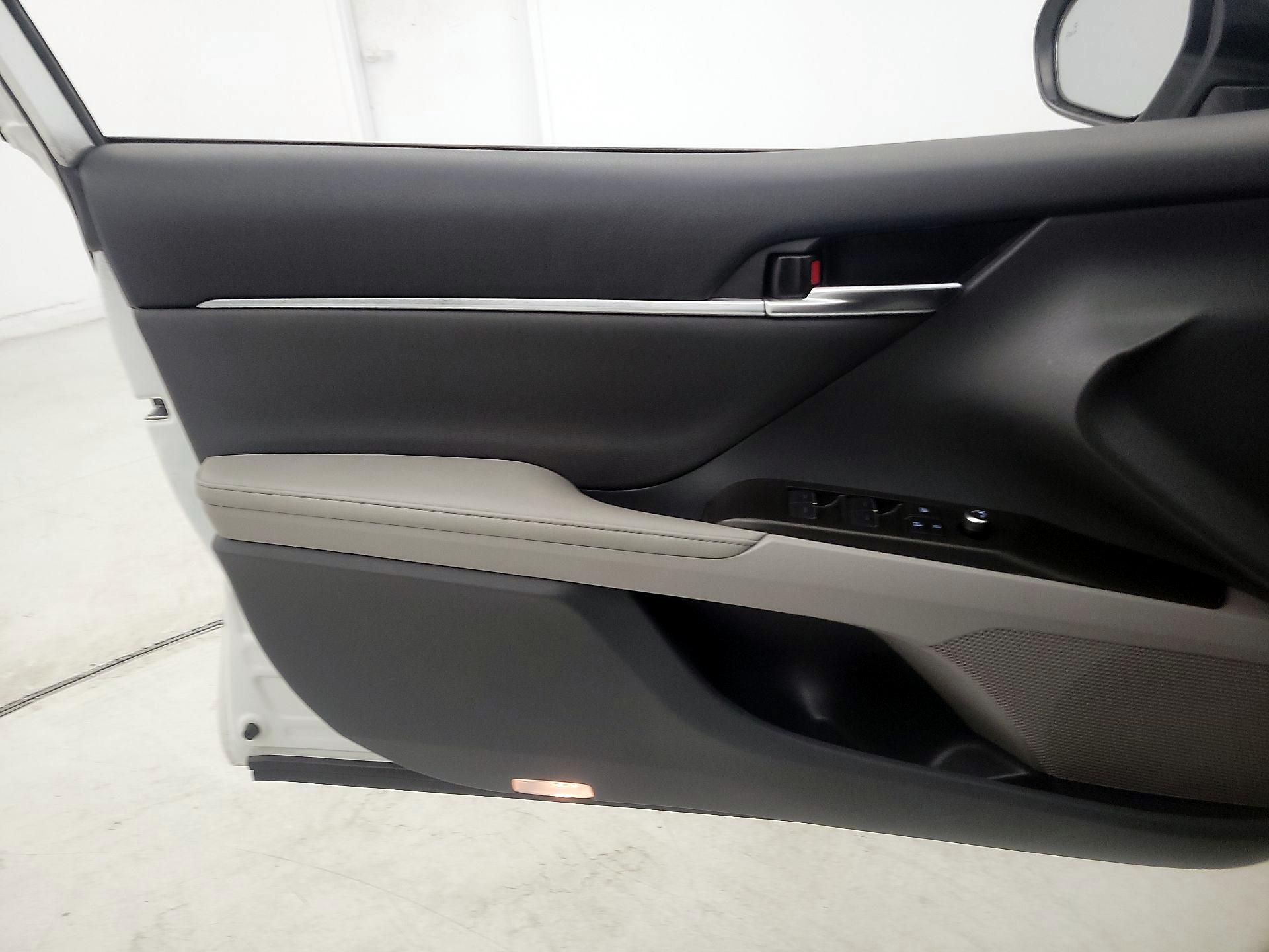 Thumbnail: 2022 Toyota Camry - 12