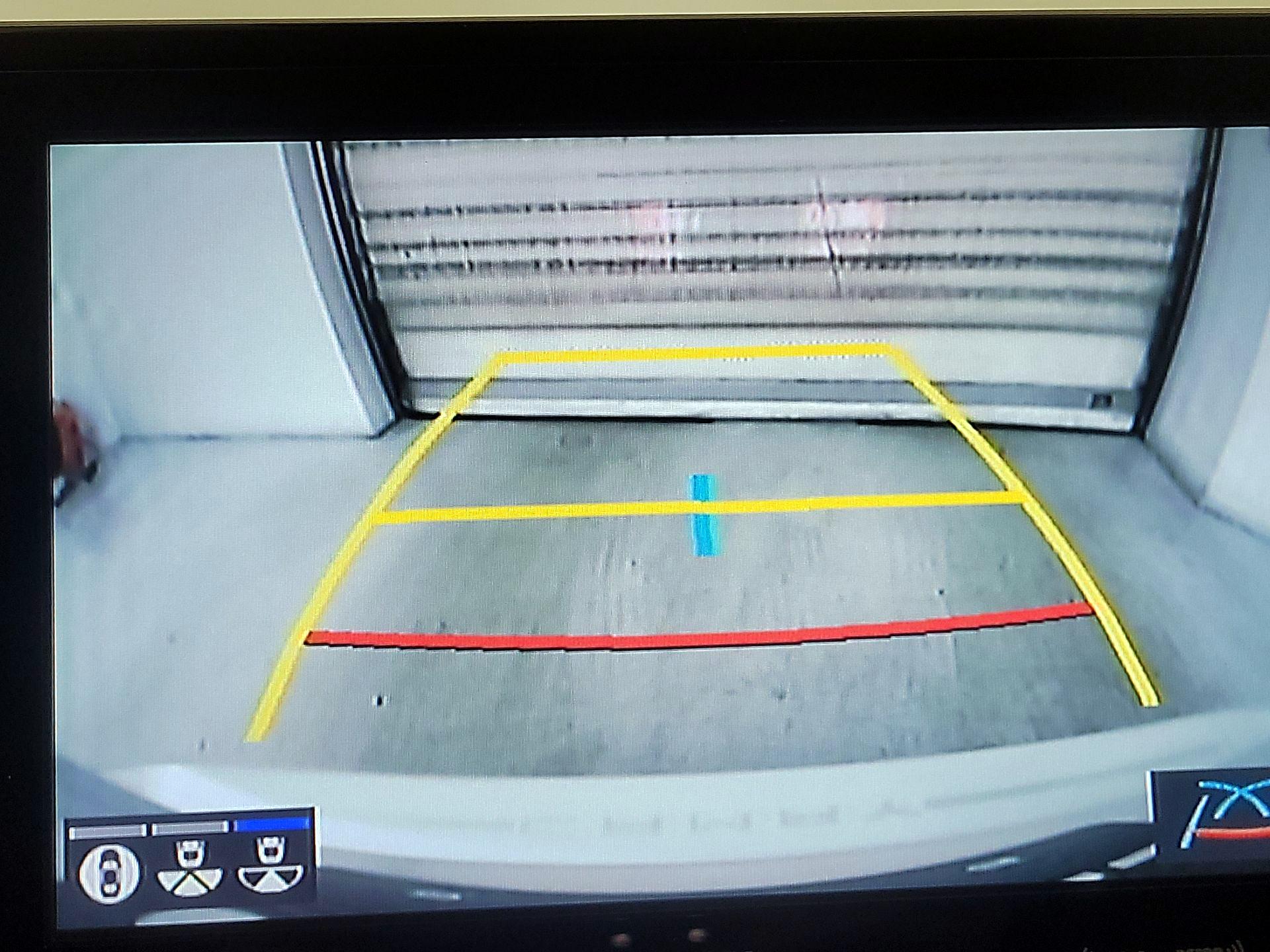 Thumbnail: 2022 Toyota Camry - 14