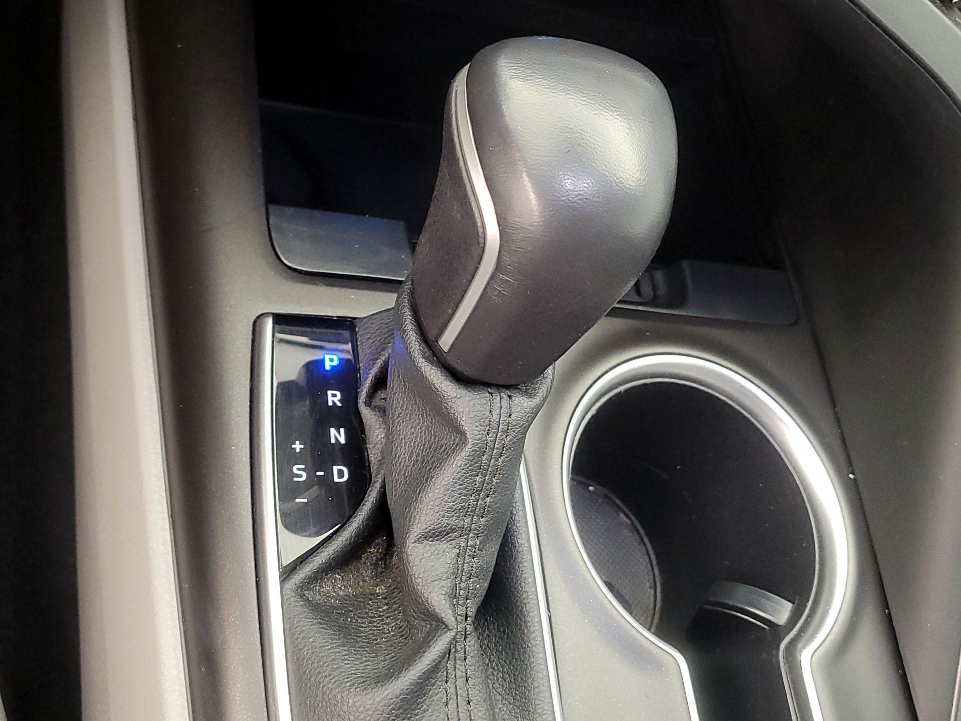 Thumbnail: 2022 Toyota Camry - 17