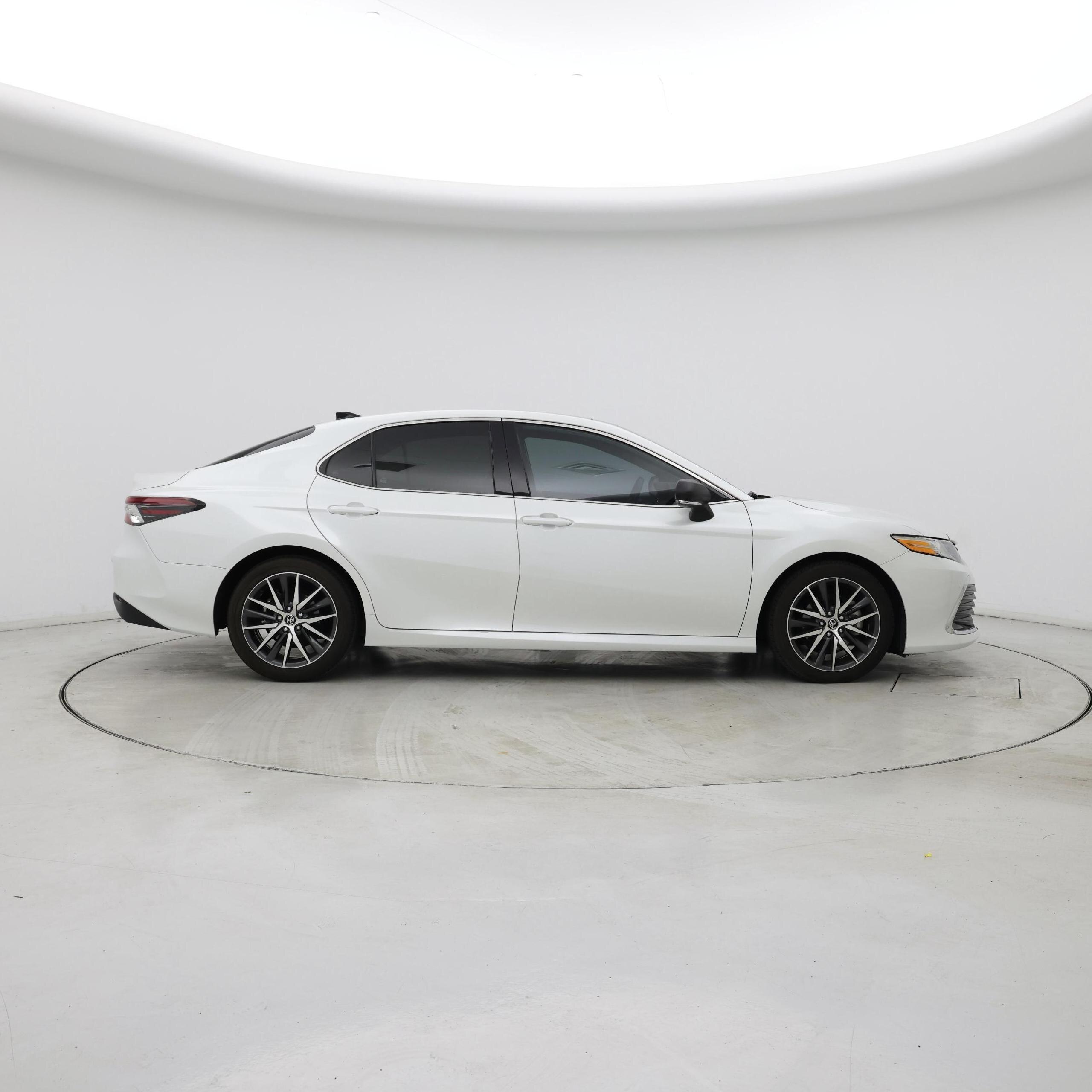 Thumbnail: 2022 Toyota Camry - 7