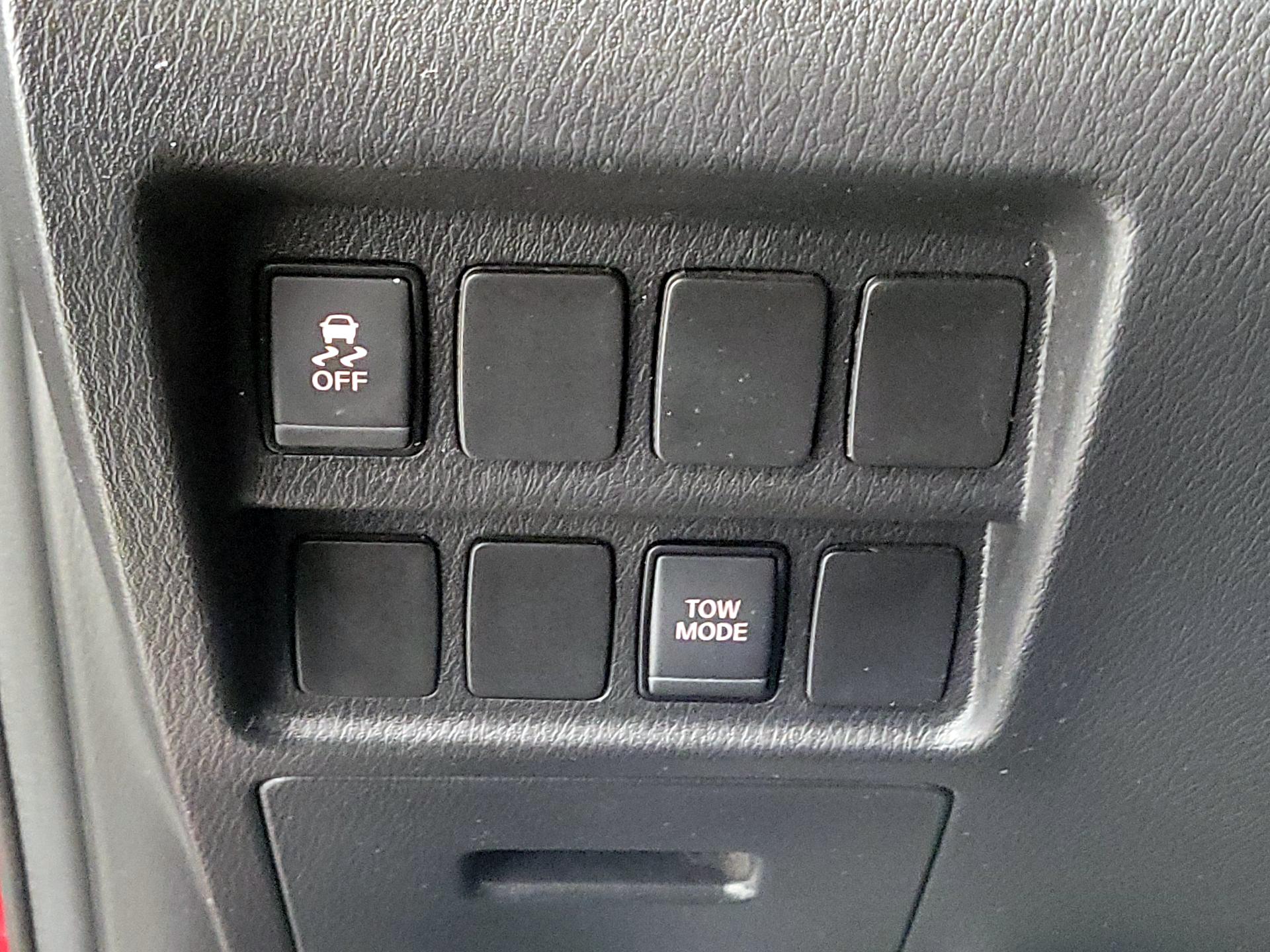 Thumbnail: 2018 Nissan Pathfinder - 13