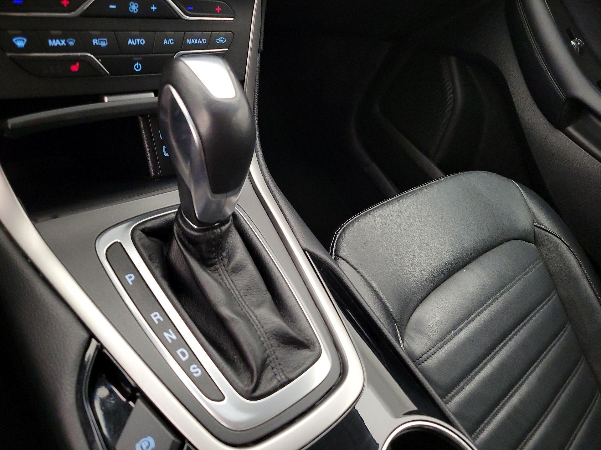 Thumbnail: 2017 Ford Edge - 18