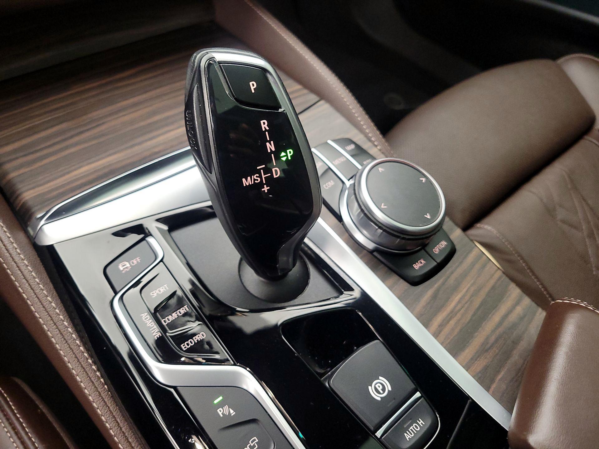 Thumbnail: 2020 BMW 5 Series - 18