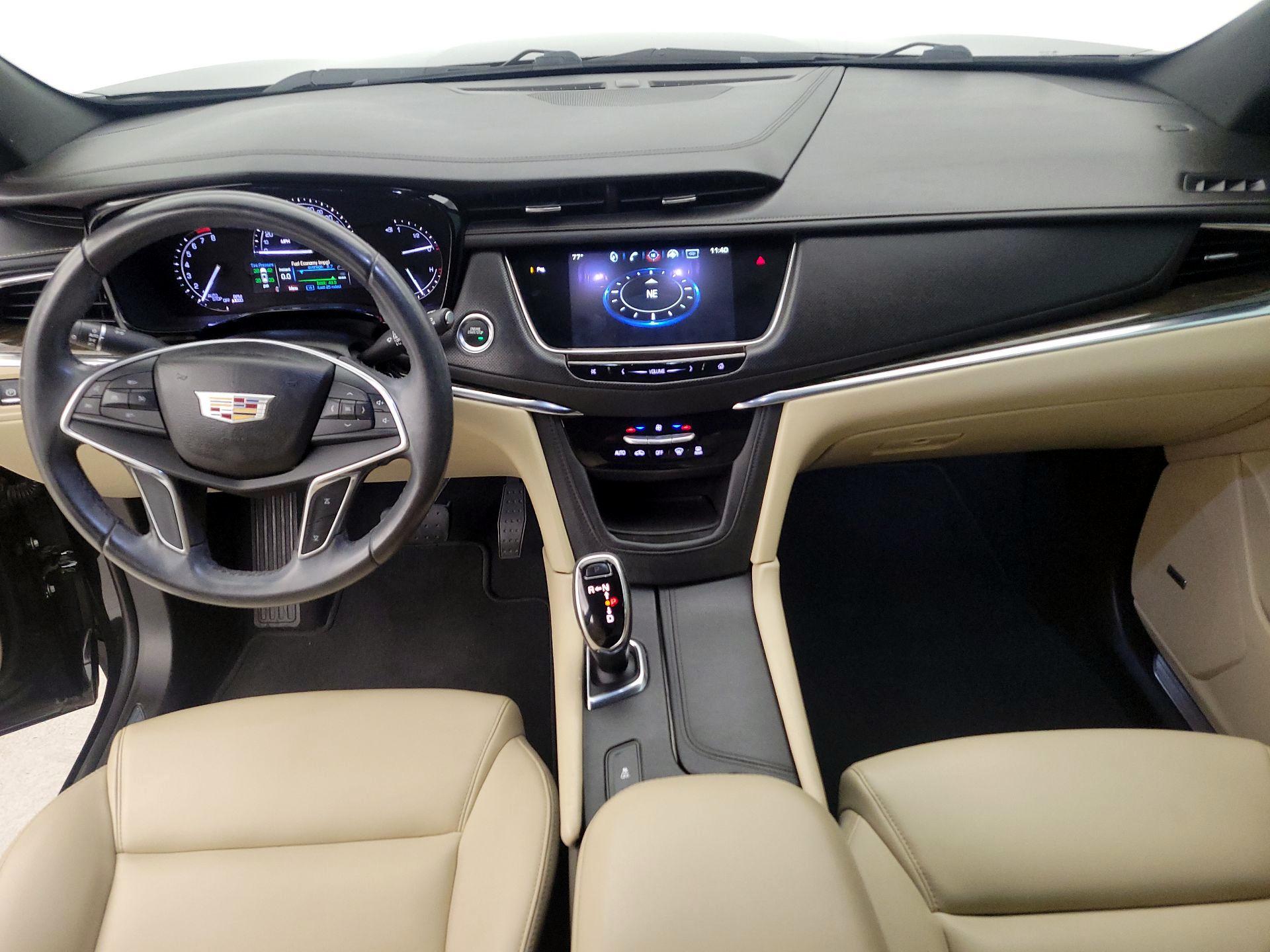 Thumbnail: 2017 Cadillac XT5 - 9