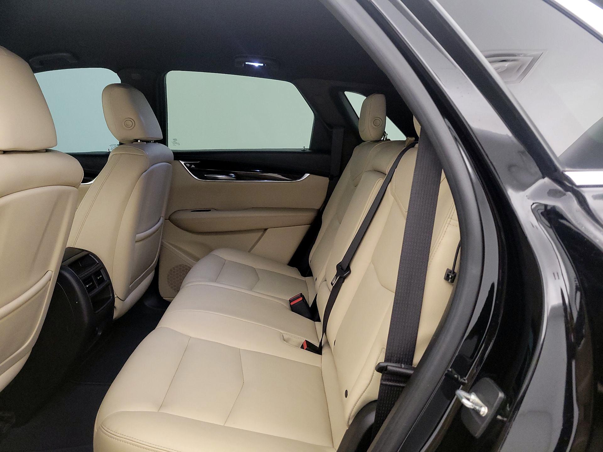 Thumbnail: 2017 Cadillac XT5 - 20