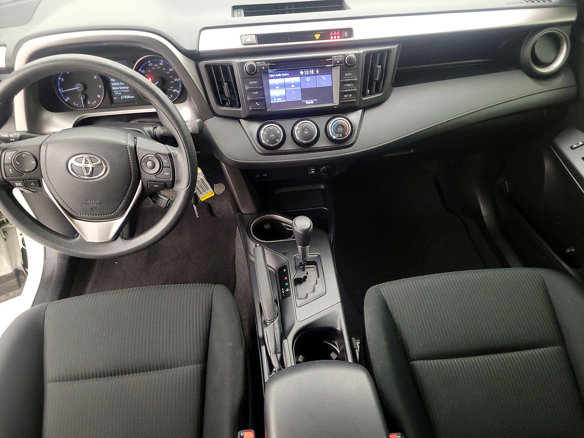 Thumbnail: 2017 Toyota RAV4 - 9