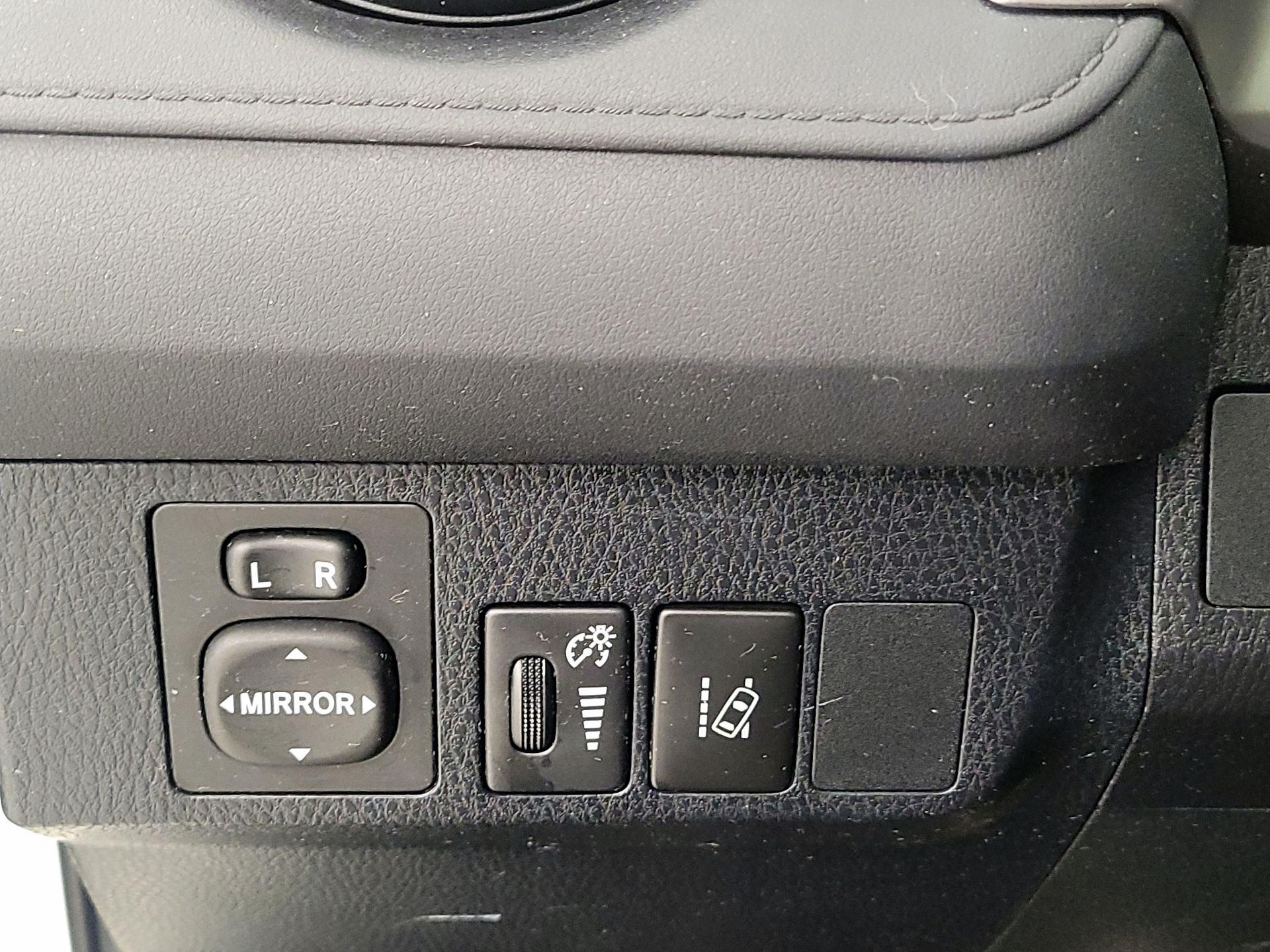 Thumbnail: 2017 Toyota RAV4 - 13