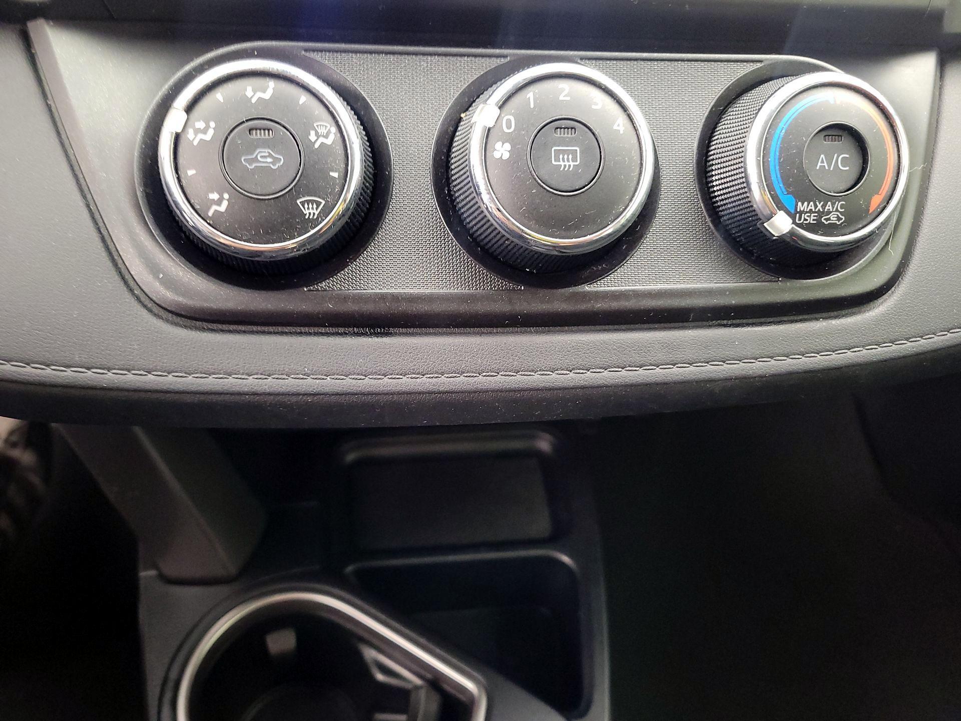 Thumbnail: 2017 Toyota RAV4 - 16