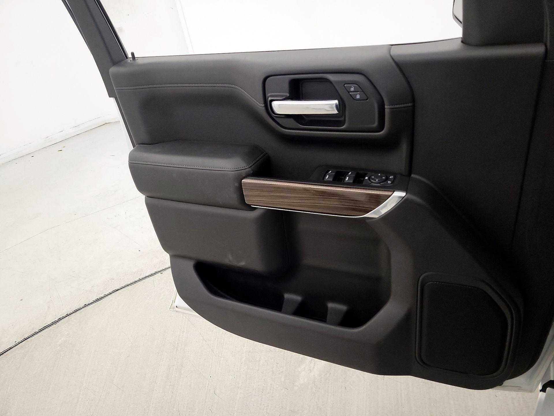 Thumbnail: 2019 Chevrolet Silverado 1500 - 12