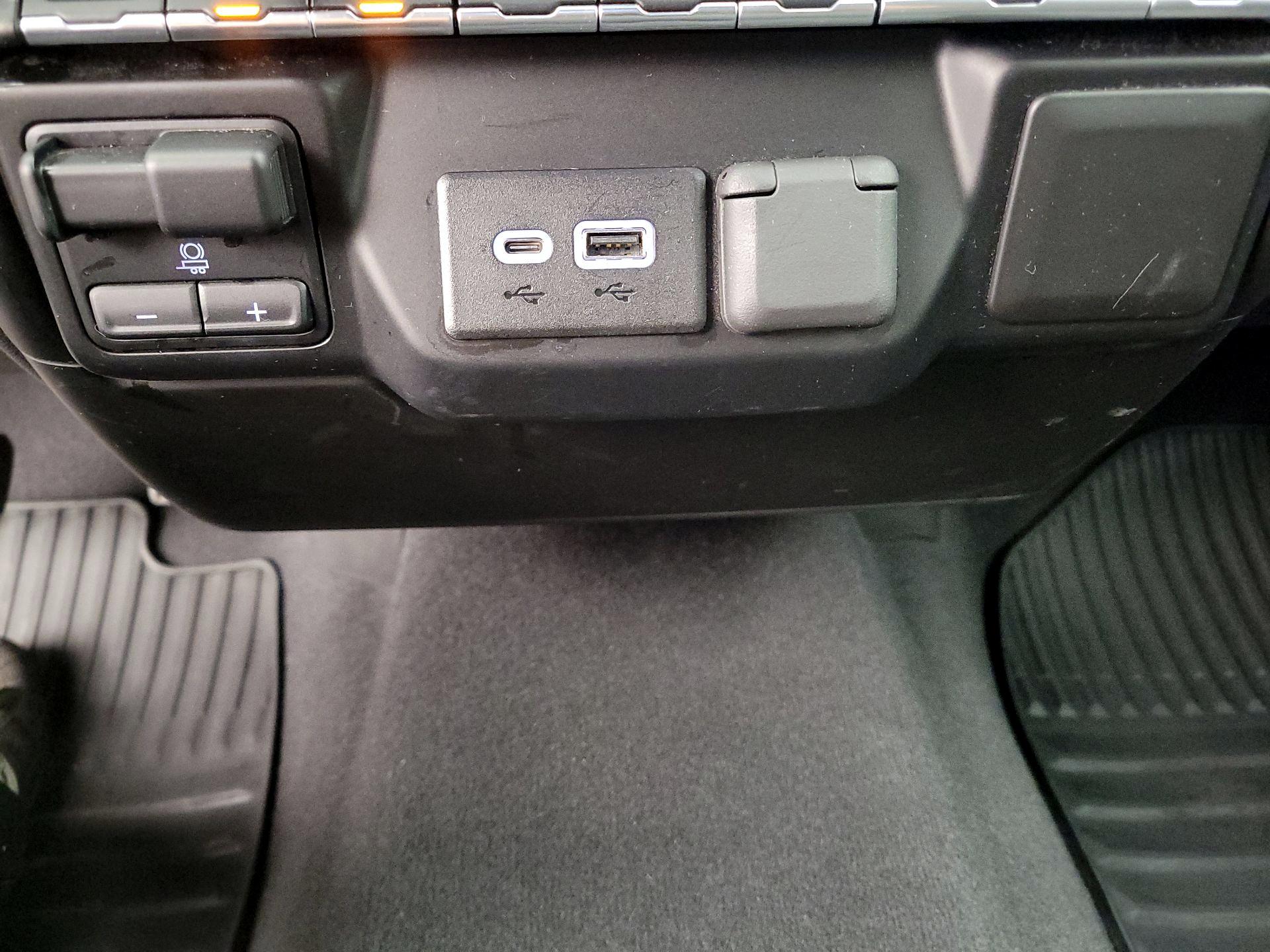 Thumbnail: 2019 Chevrolet Silverado 1500 - 18