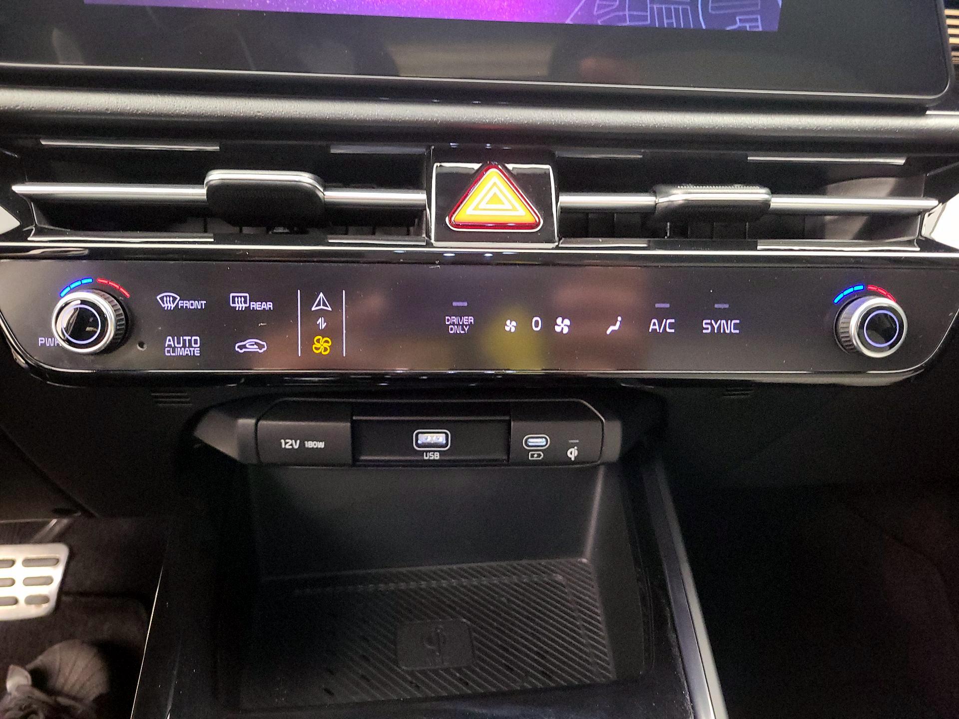 Thumbnail: 2023 Kia Niro - 17