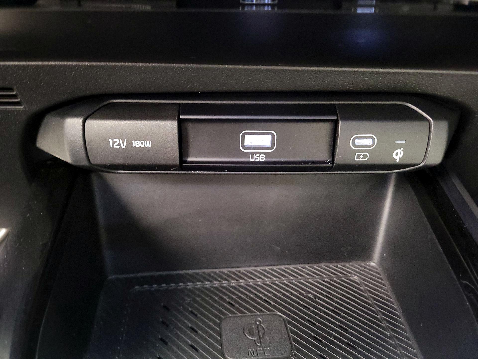 Thumbnail: 2023 Kia Niro - 19