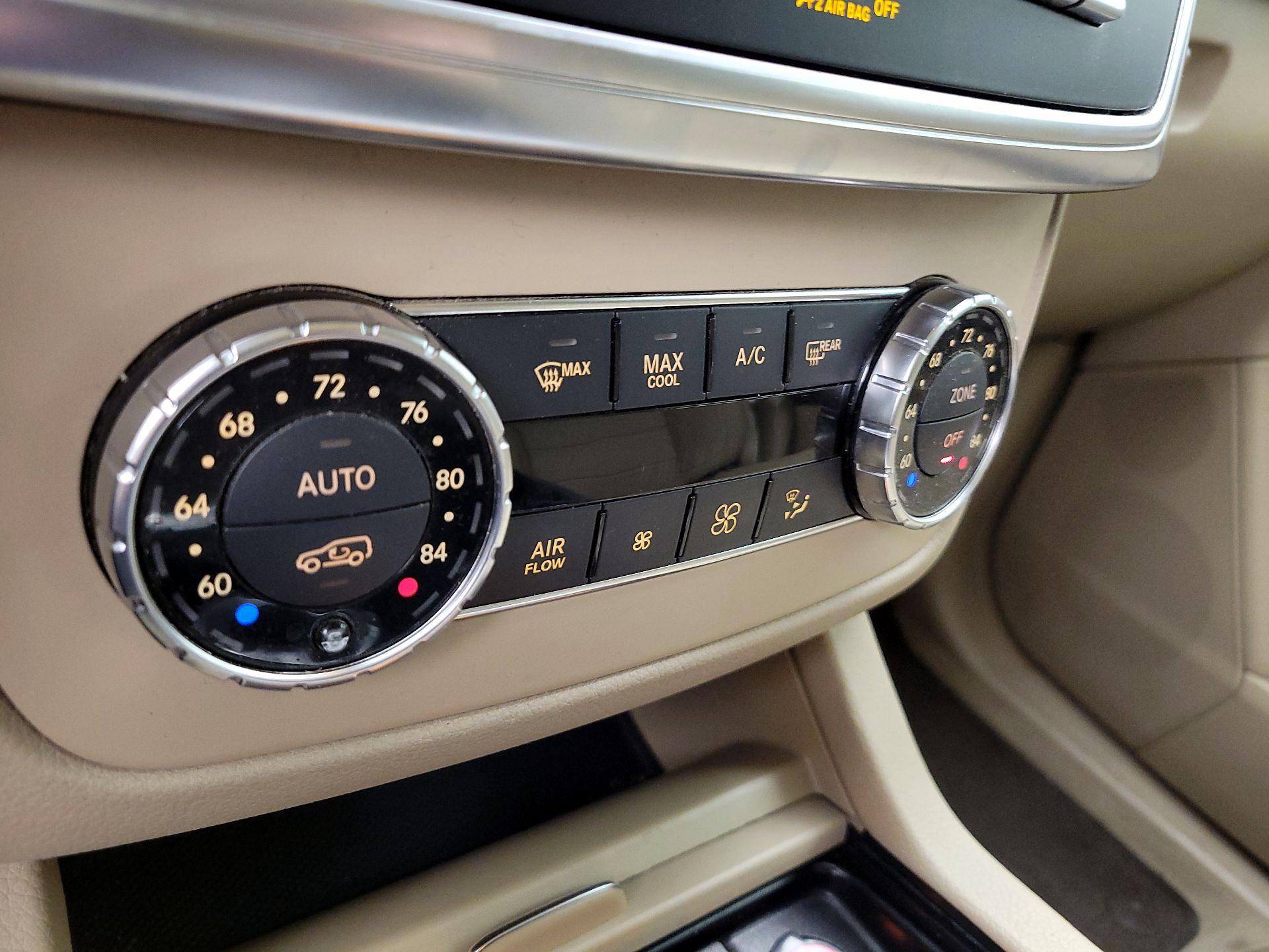 Thumbnail: 2015 Mercedes-Benz M-Class - 17