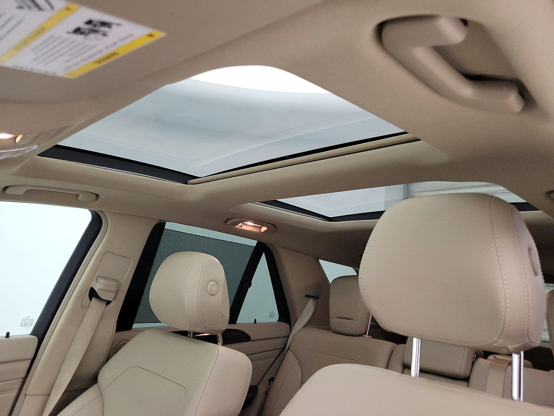 Thumbnail: 2015 Mercedes-Benz M-Class - 19