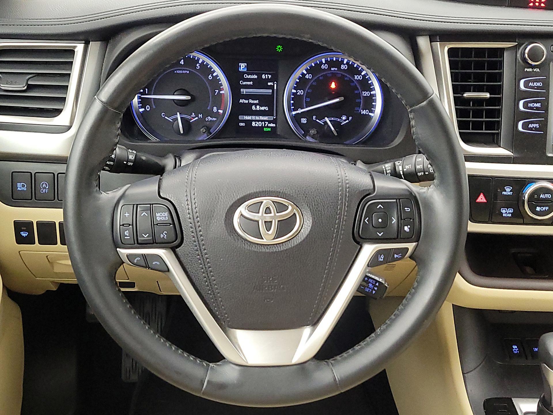 Thumbnail: 2019 Toyota Highlander - 10