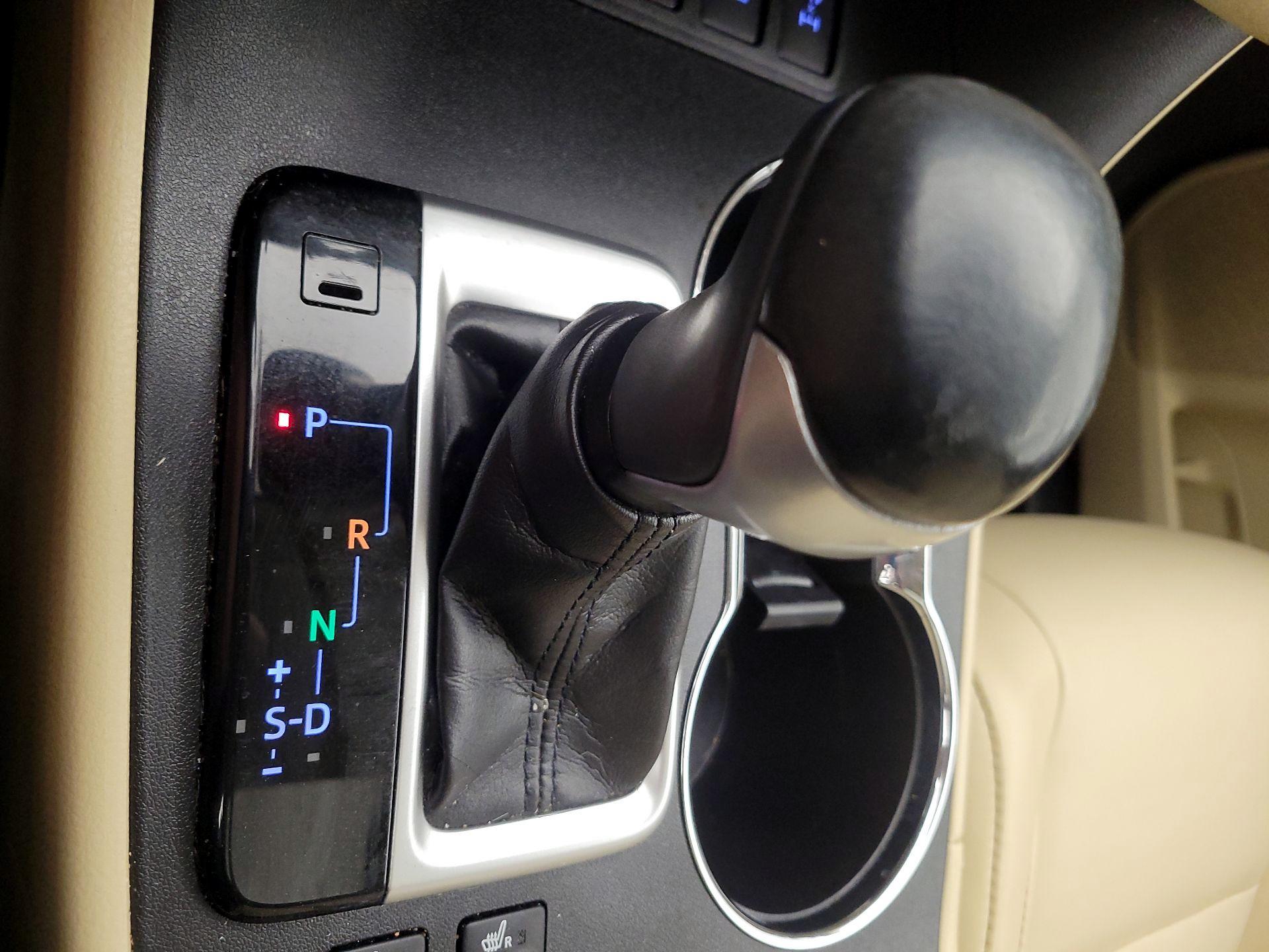 Thumbnail: 2019 Toyota Highlander - 18