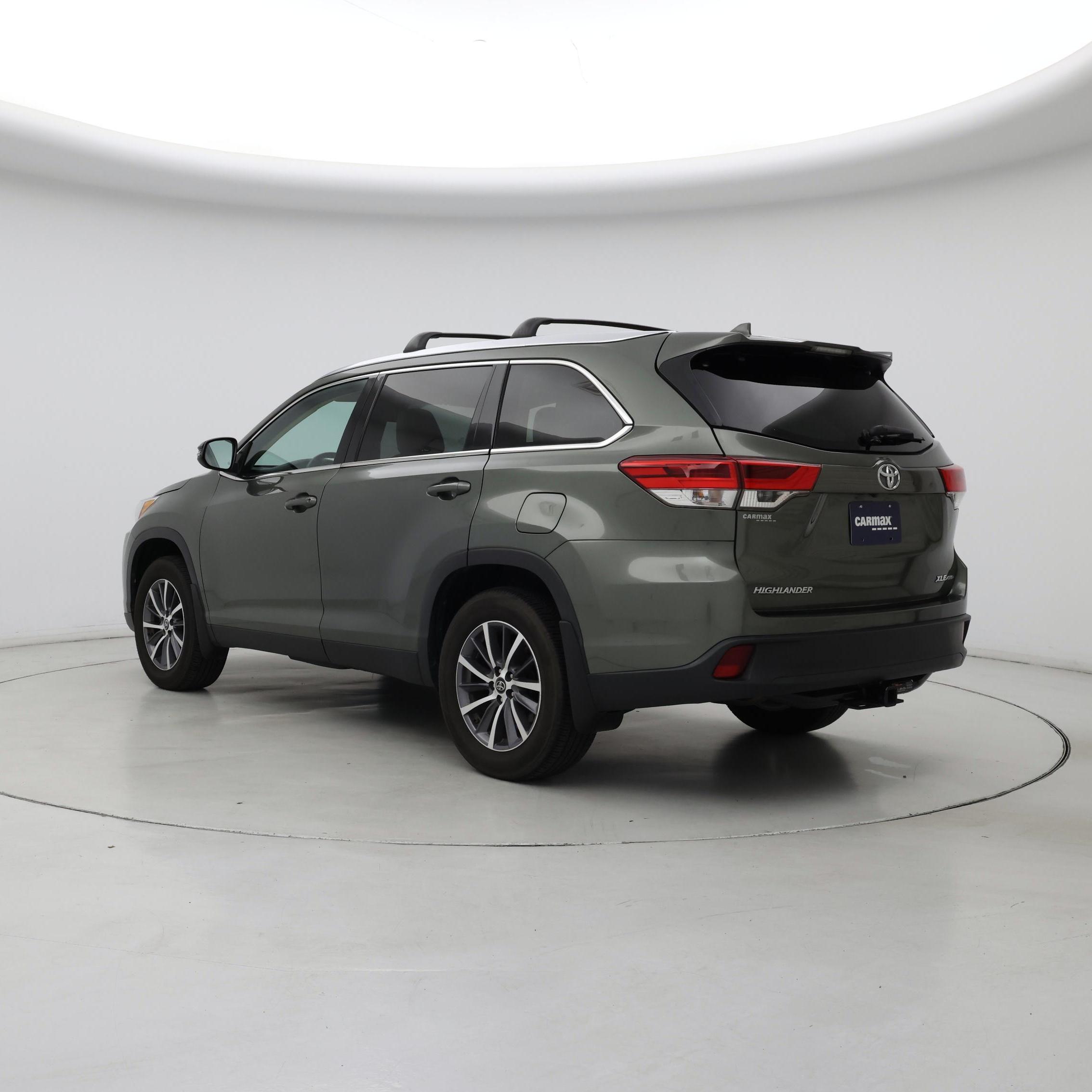 Thumbnail: 2019 Toyota Highlander - 2