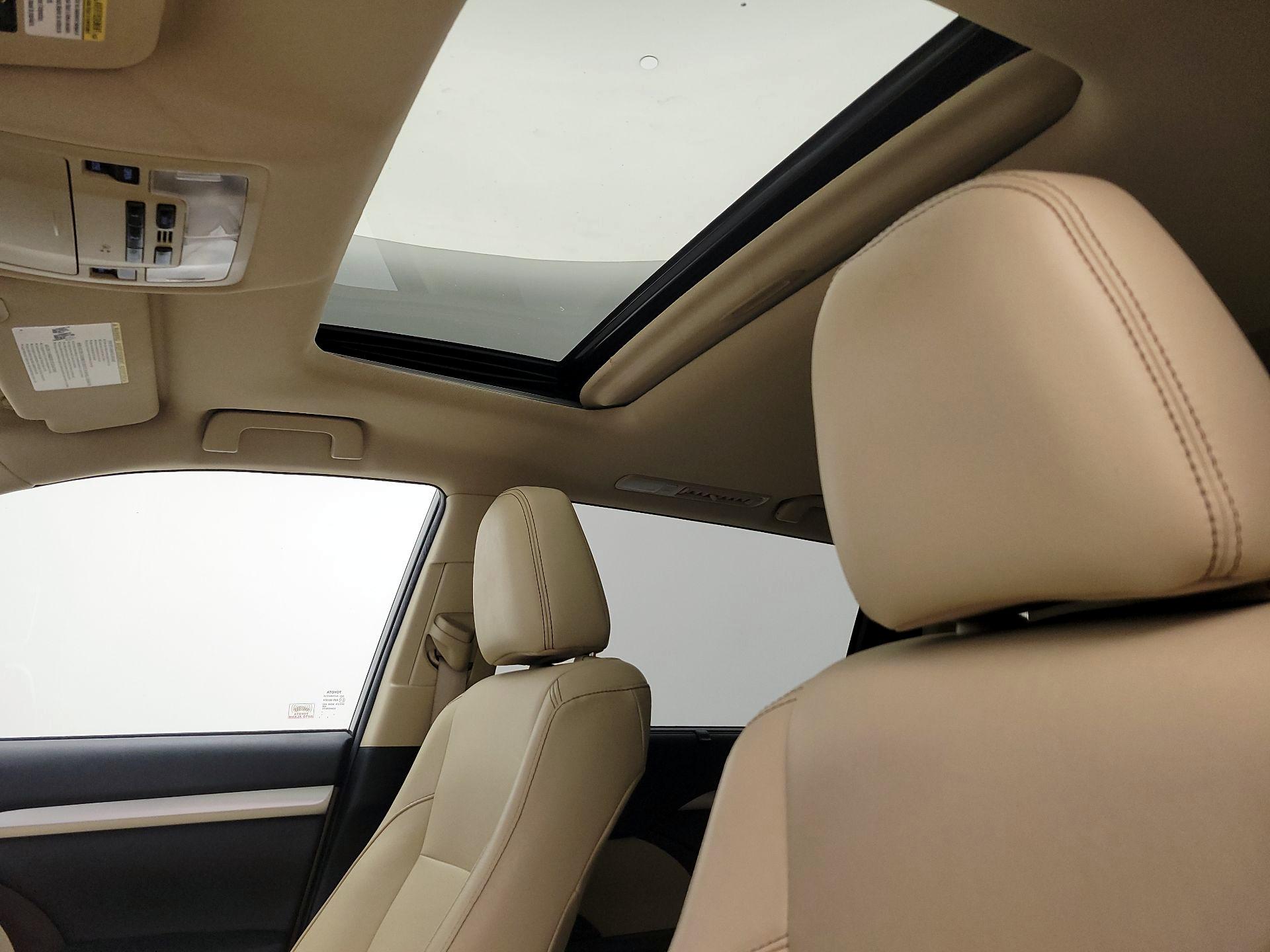 Thumbnail: 2019 Toyota Highlander - 19