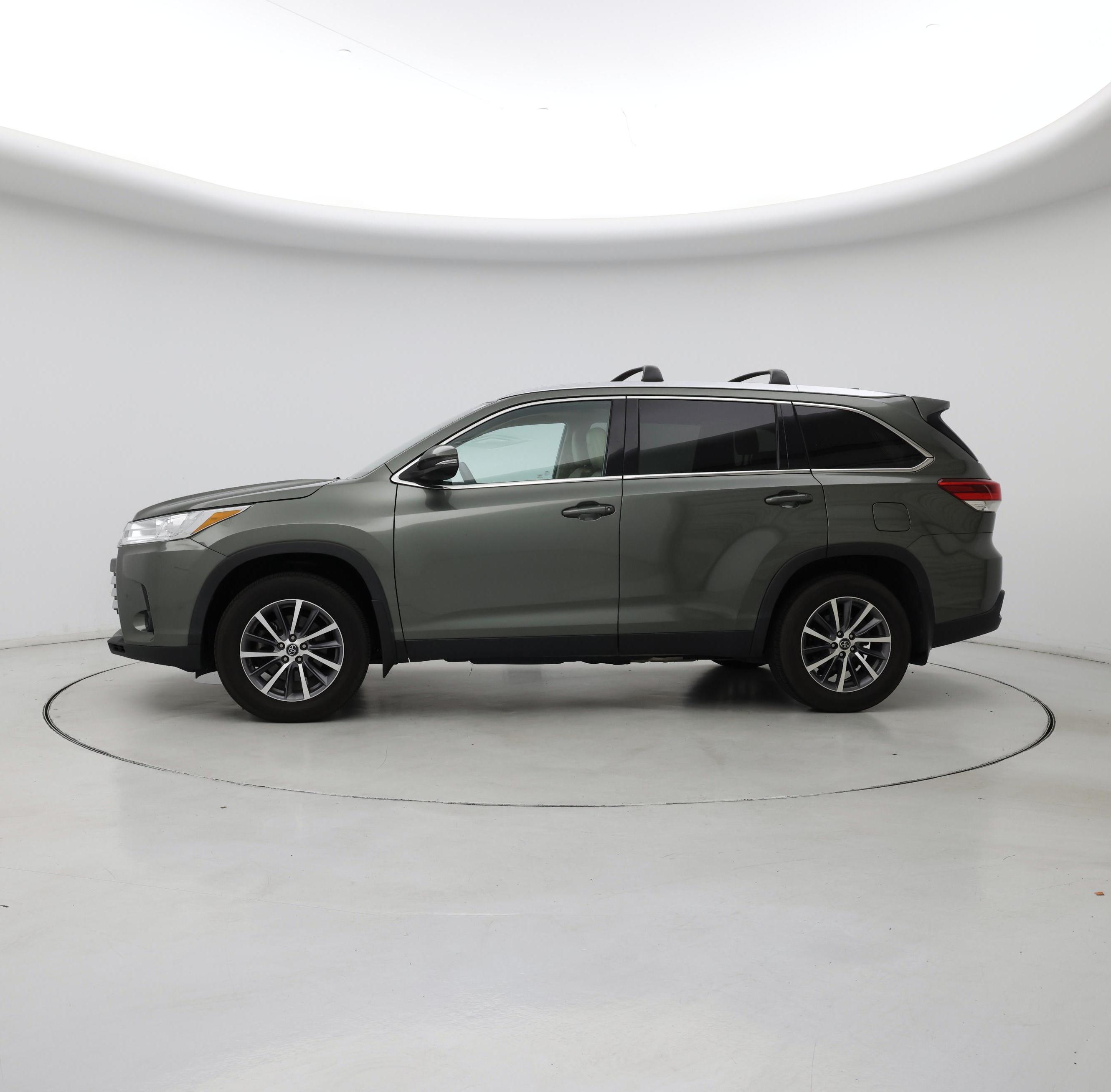 Thumbnail: 2019 Toyota Highlander - 3