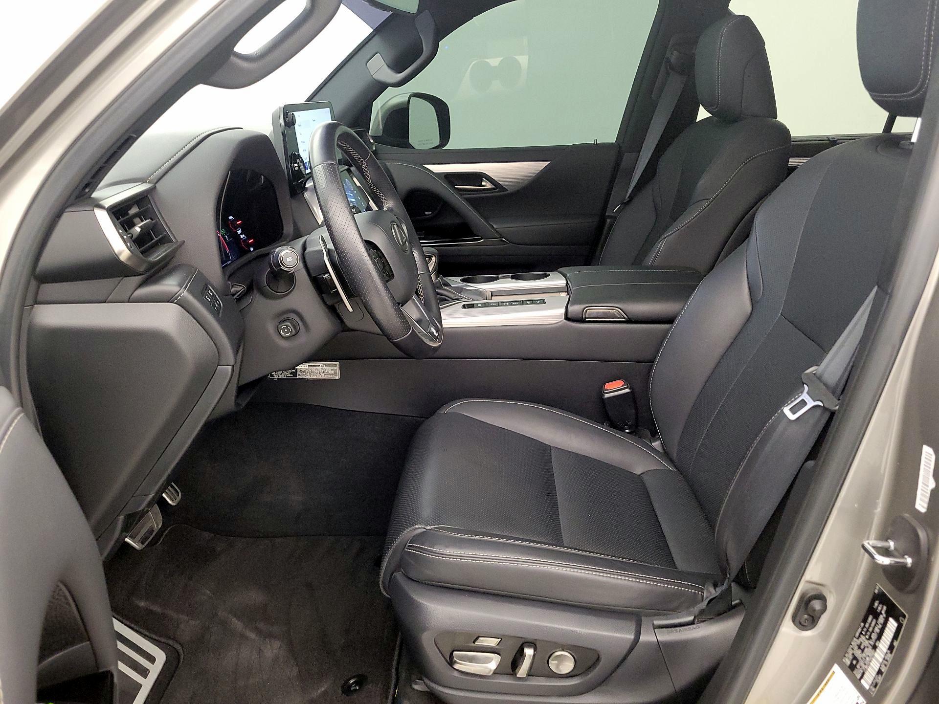 Thumbnail: 2023 Lexus LX - 11