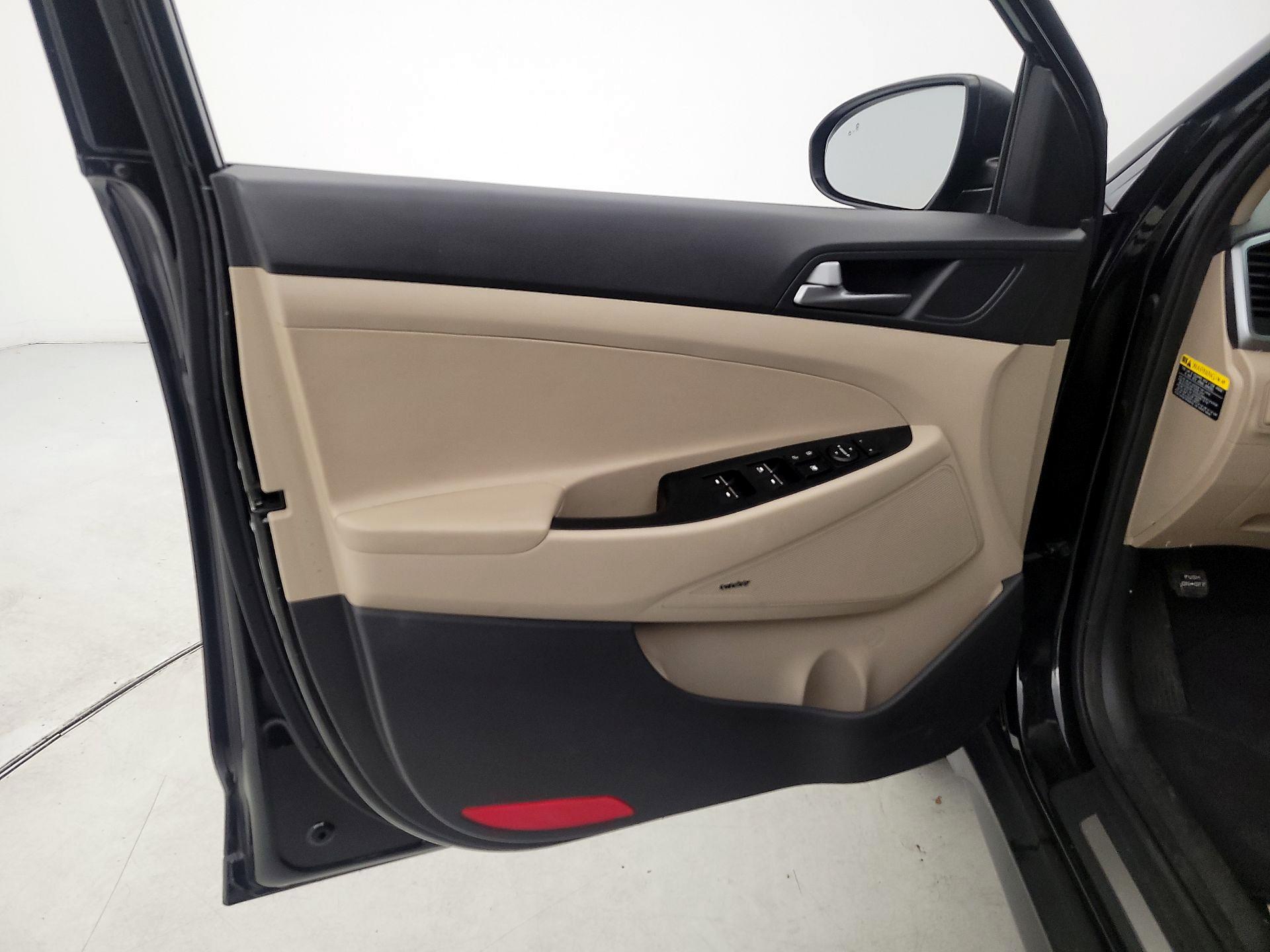 Thumbnail: 2017 Hyundai Tucson - 12