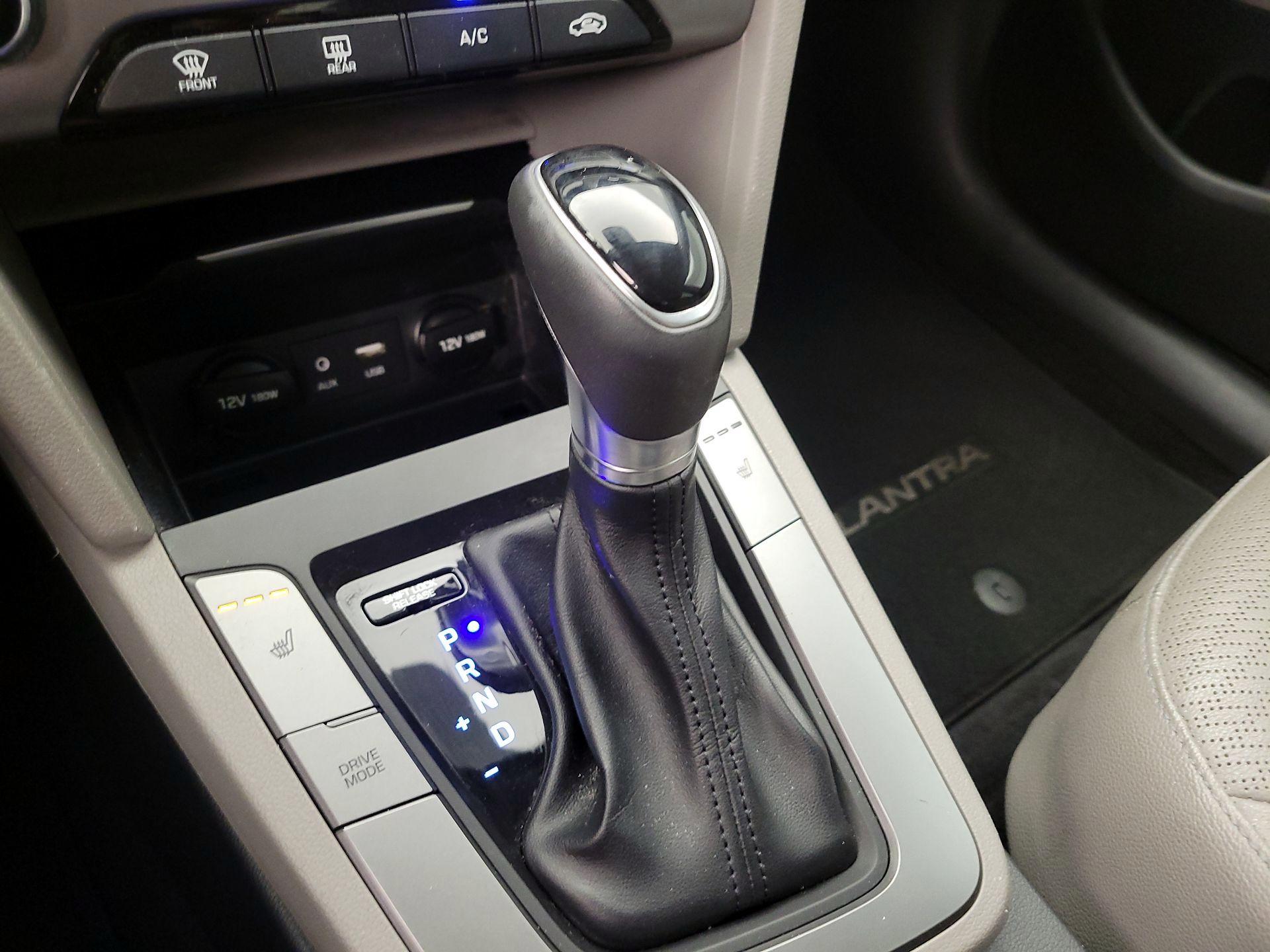 Thumbnail: 2018 Hyundai Elantra - 17