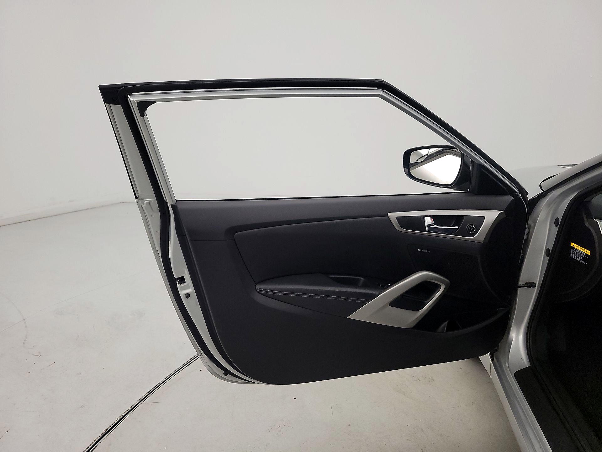 Thumbnail: 2015 Hyundai Veloster - 12