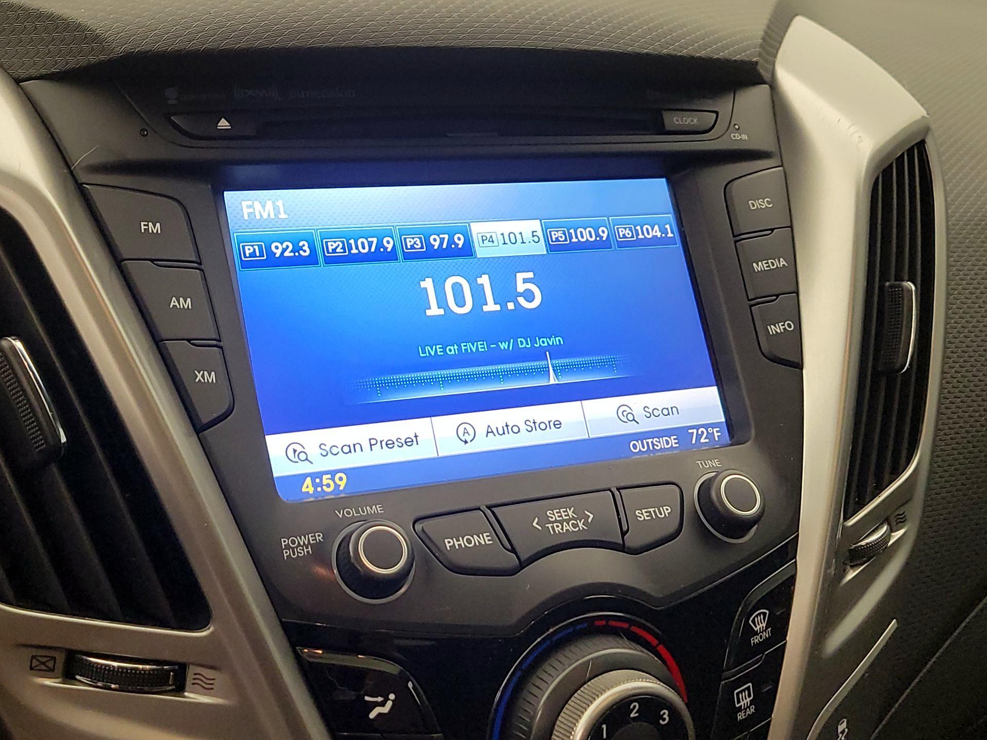 Thumbnail: 2015 Hyundai Veloster - 15