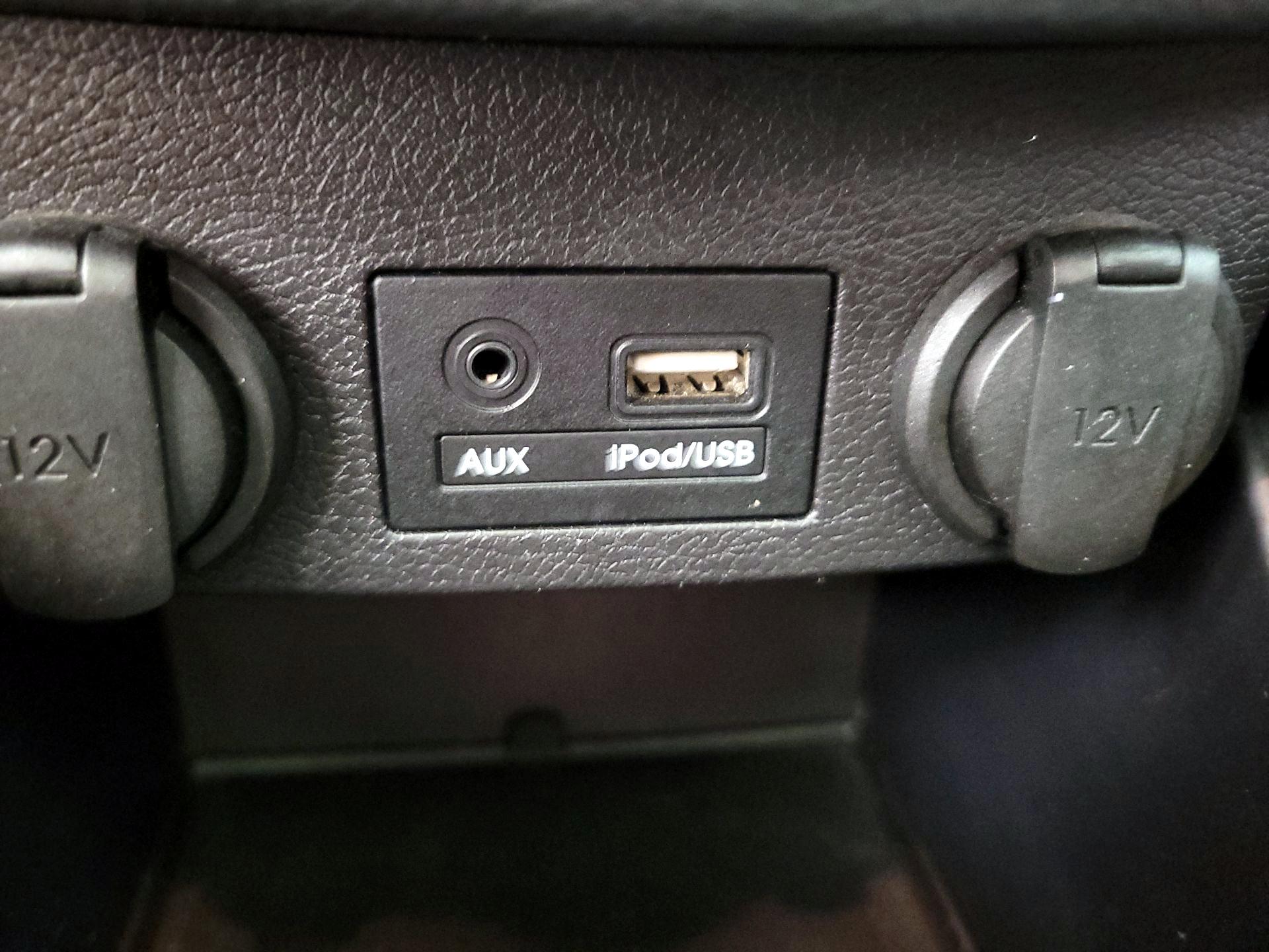 Thumbnail: 2015 Hyundai Veloster - 18