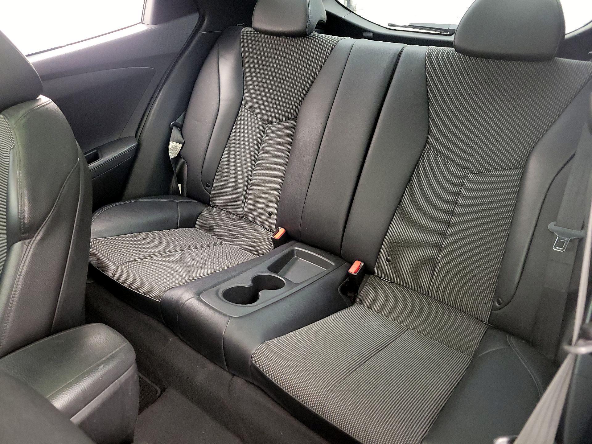 Thumbnail: 2015 Hyundai Veloster - 20