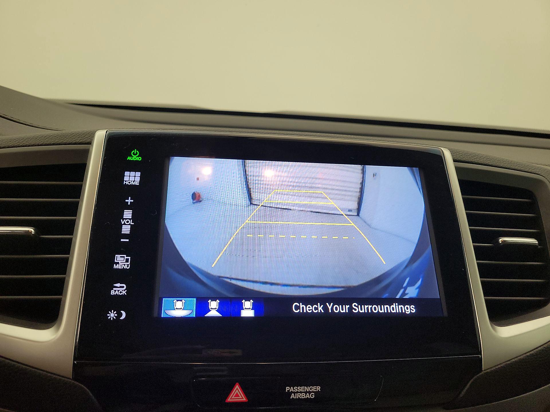 Thumbnail: 2016 Honda Pilot - 14