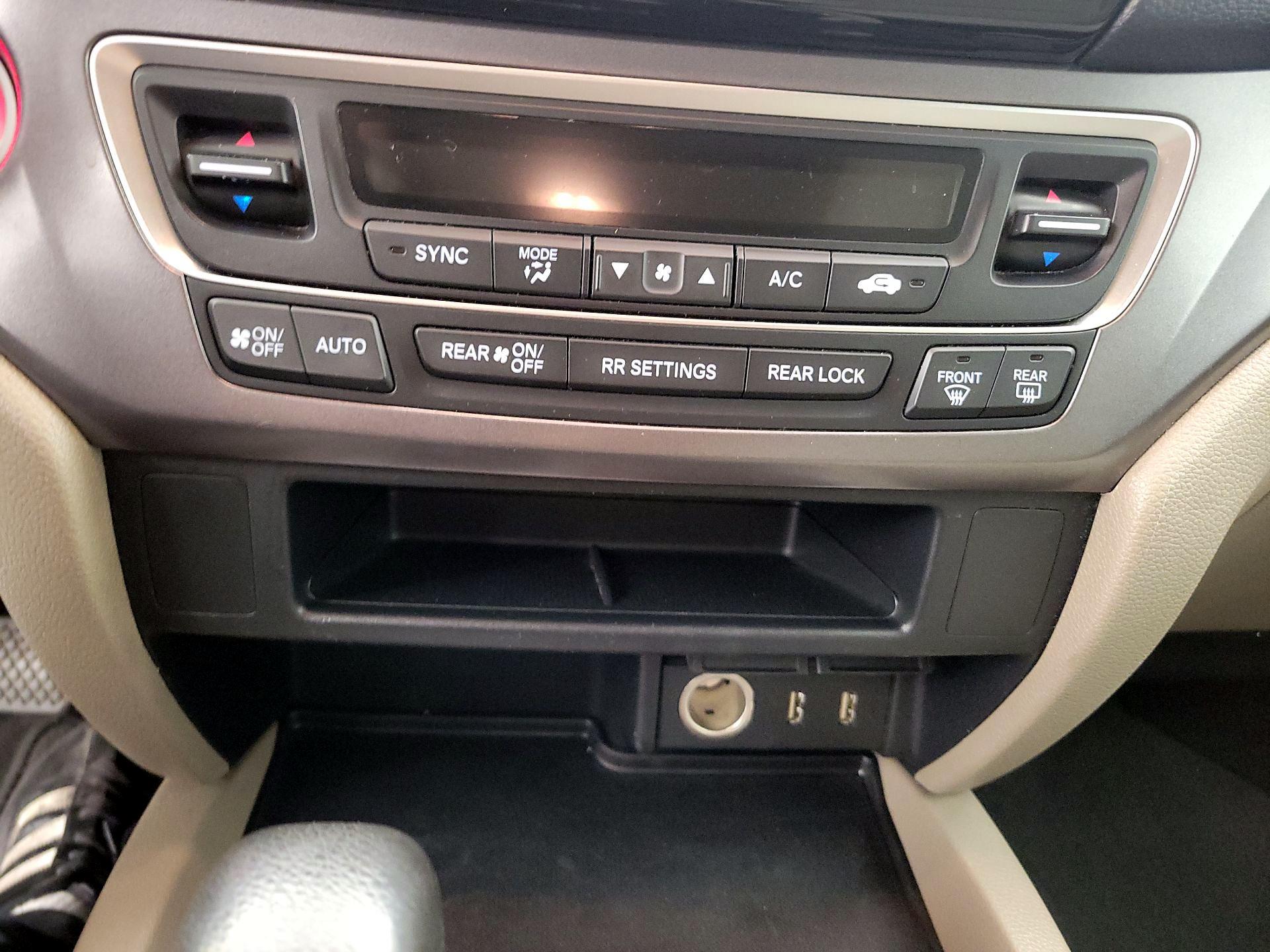 Thumbnail: 2016 Honda Pilot - 16