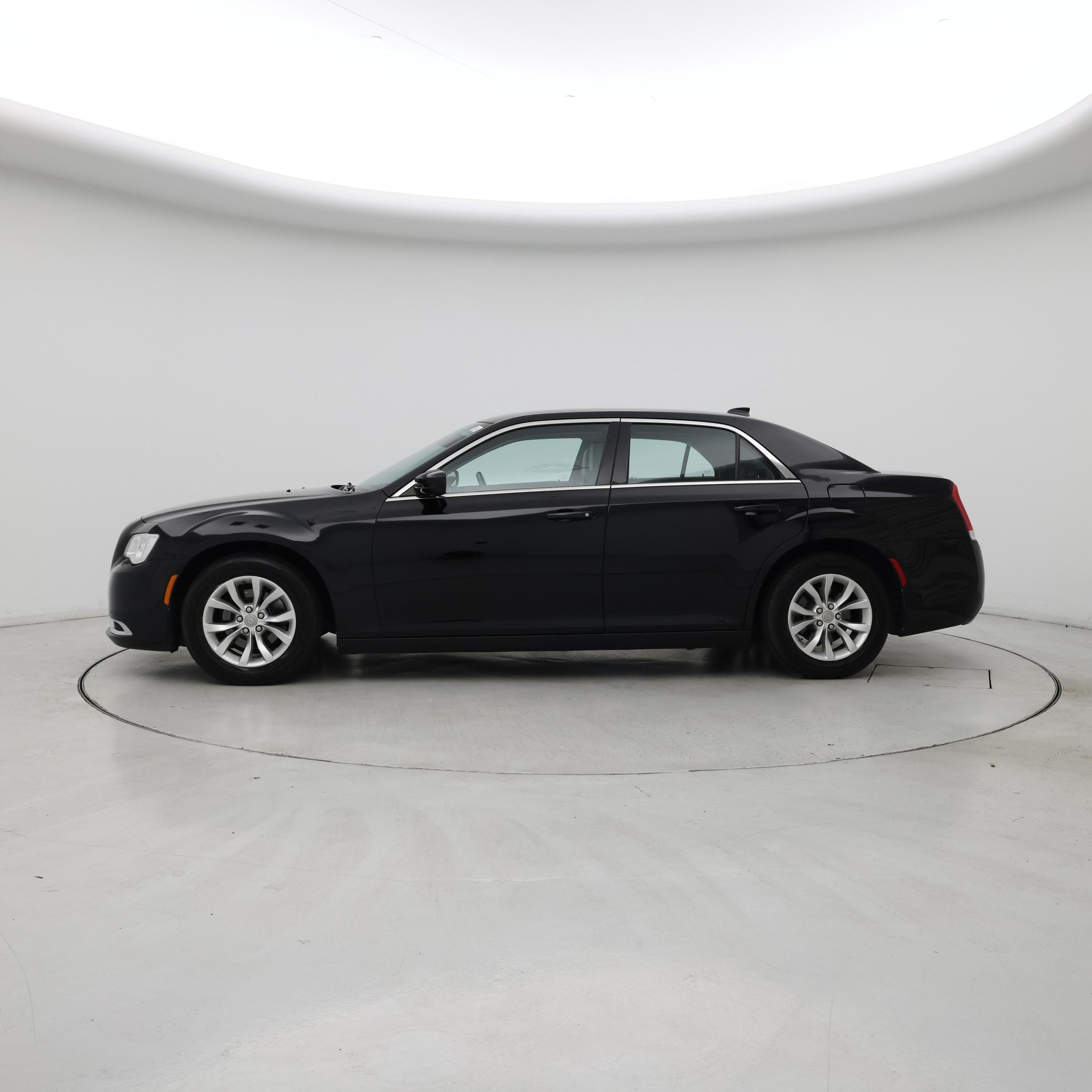 Thumbnail: 2015 Chrysler 300 - 3