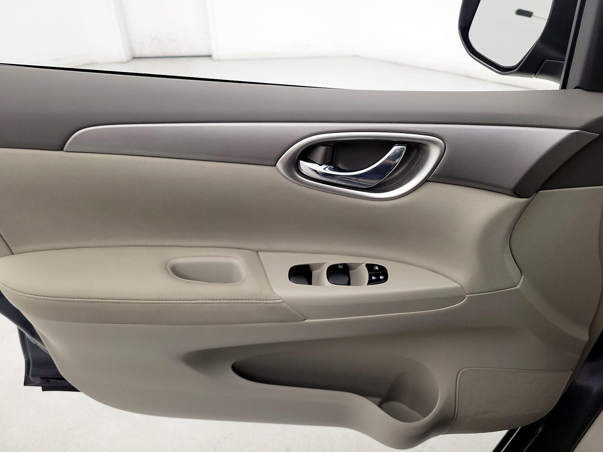 Thumbnail: 2014 Nissan Sentra - 12