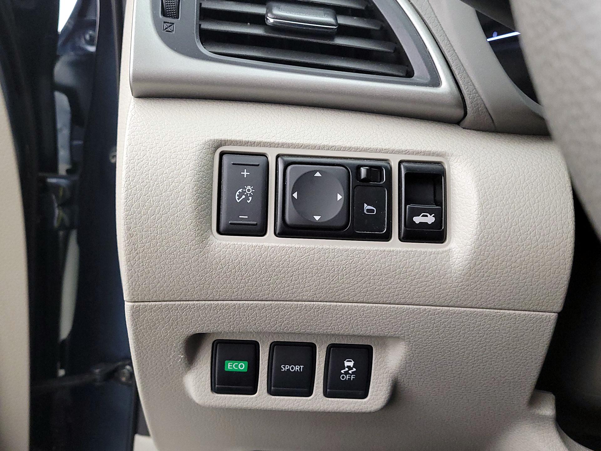 Thumbnail: 2014 Nissan Sentra - 13