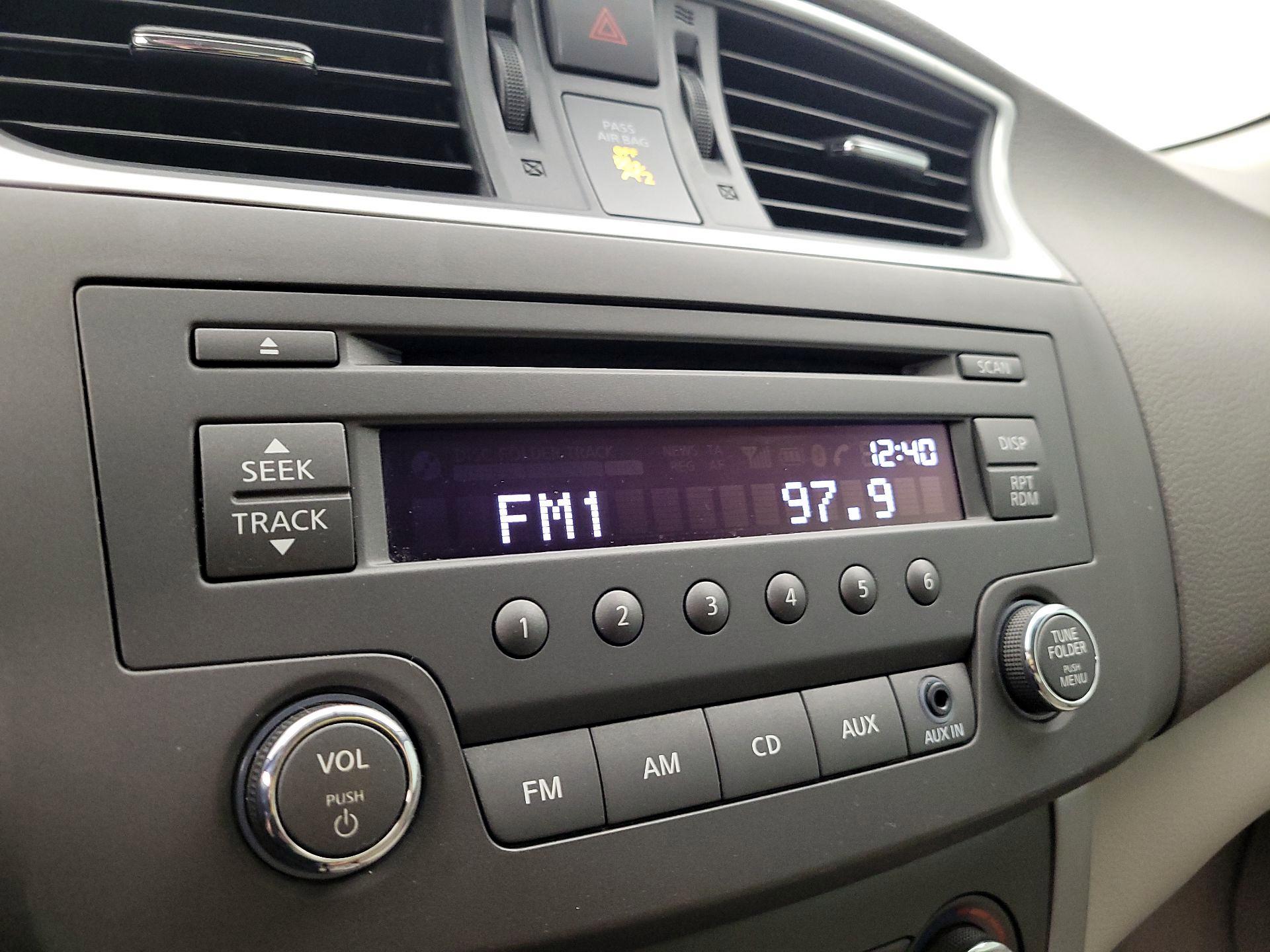 Thumbnail: 2014 Nissan Sentra - 14