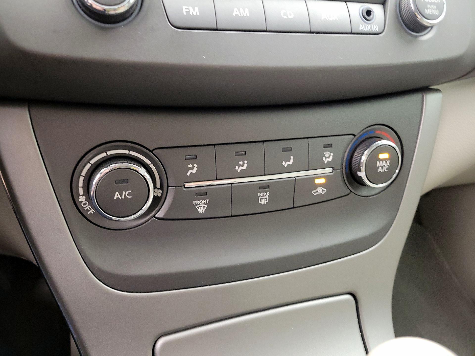 Thumbnail: 2014 Nissan Sentra - 15