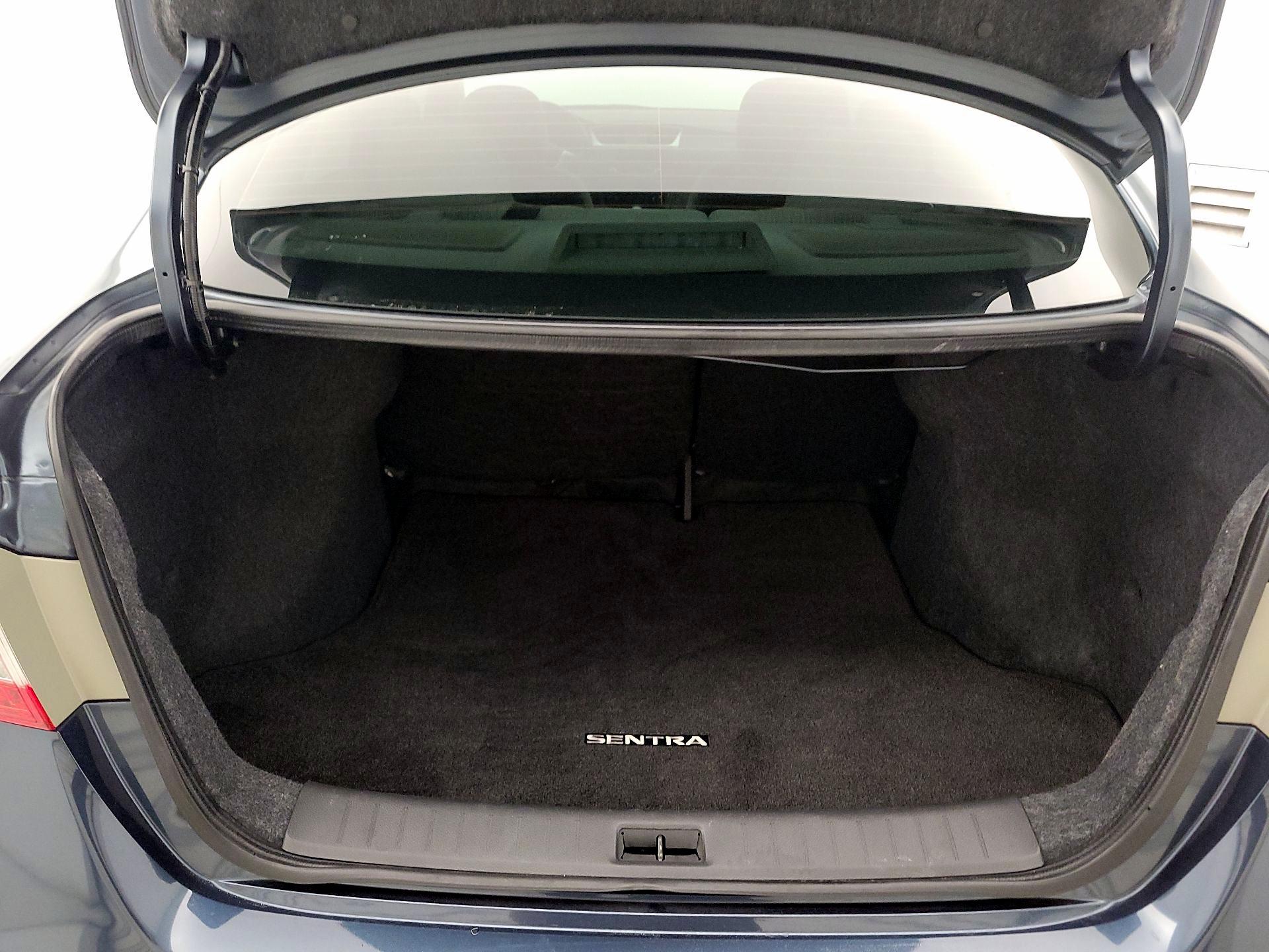 Thumbnail: 2014 Nissan Sentra - 18