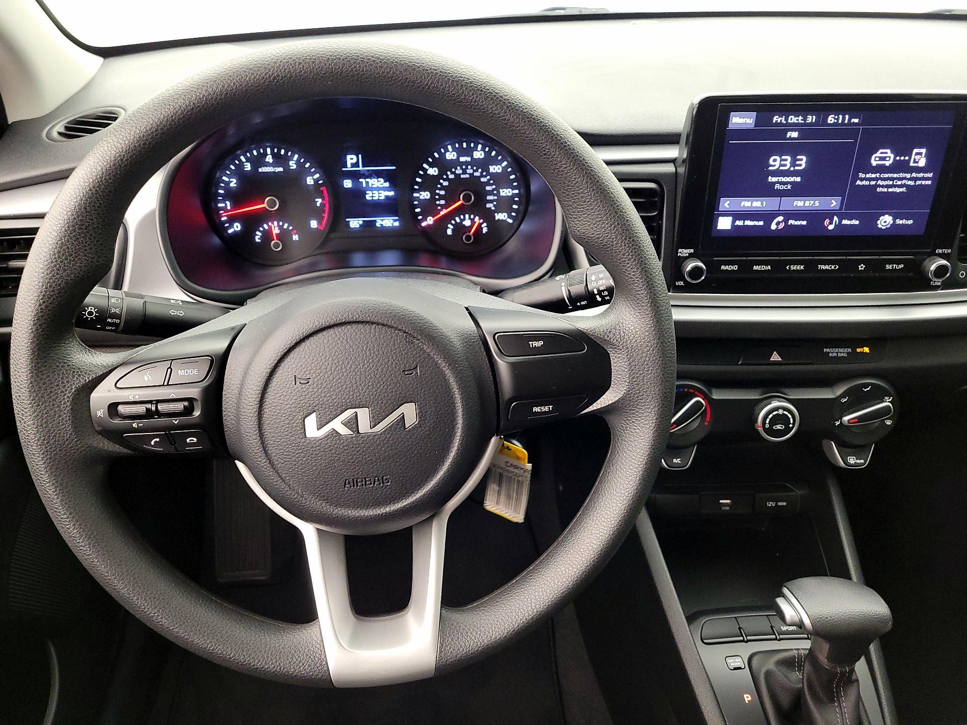 Thumbnail: 2023 Kia Rio - 10