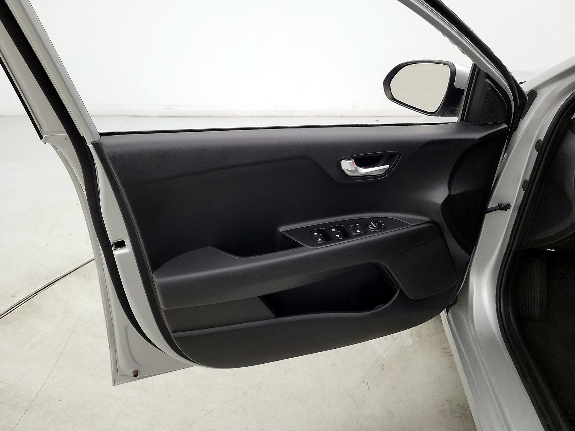 Thumbnail: 2023 Kia Rio - 12