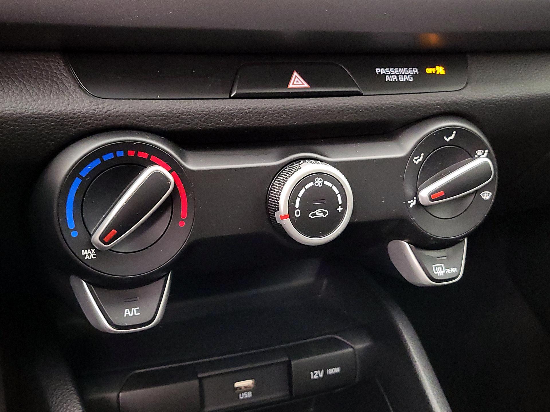 Thumbnail: 2023 Kia Rio - 16