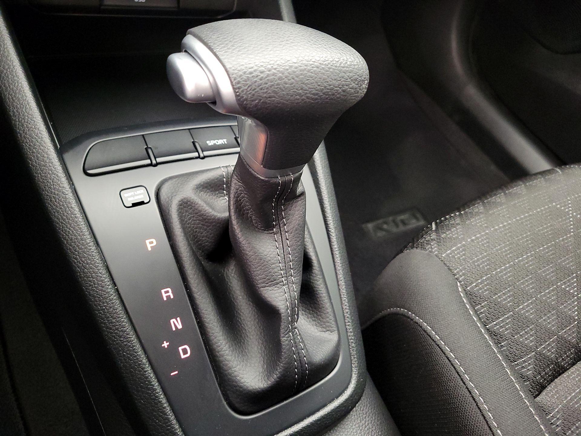 Thumbnail: 2023 Kia Rio - 17