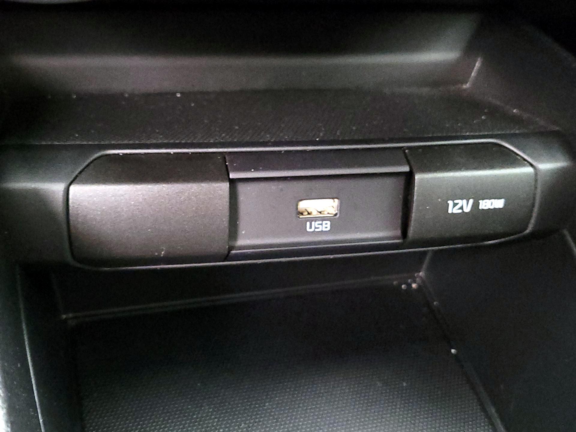 Thumbnail: 2023 Kia Rio - 18