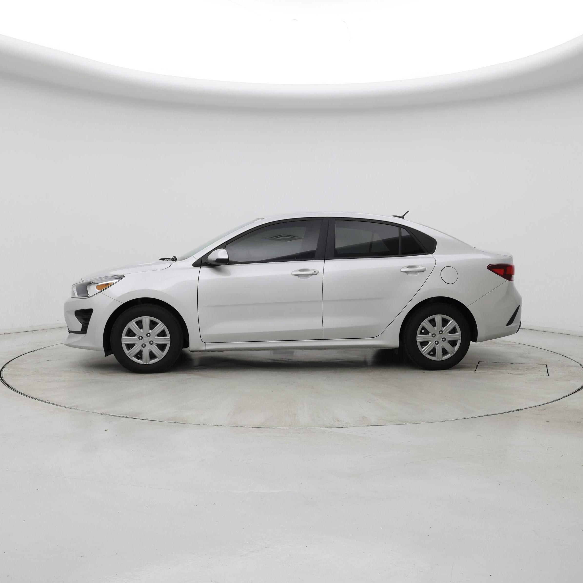 Thumbnail: 2023 Kia Rio - 3