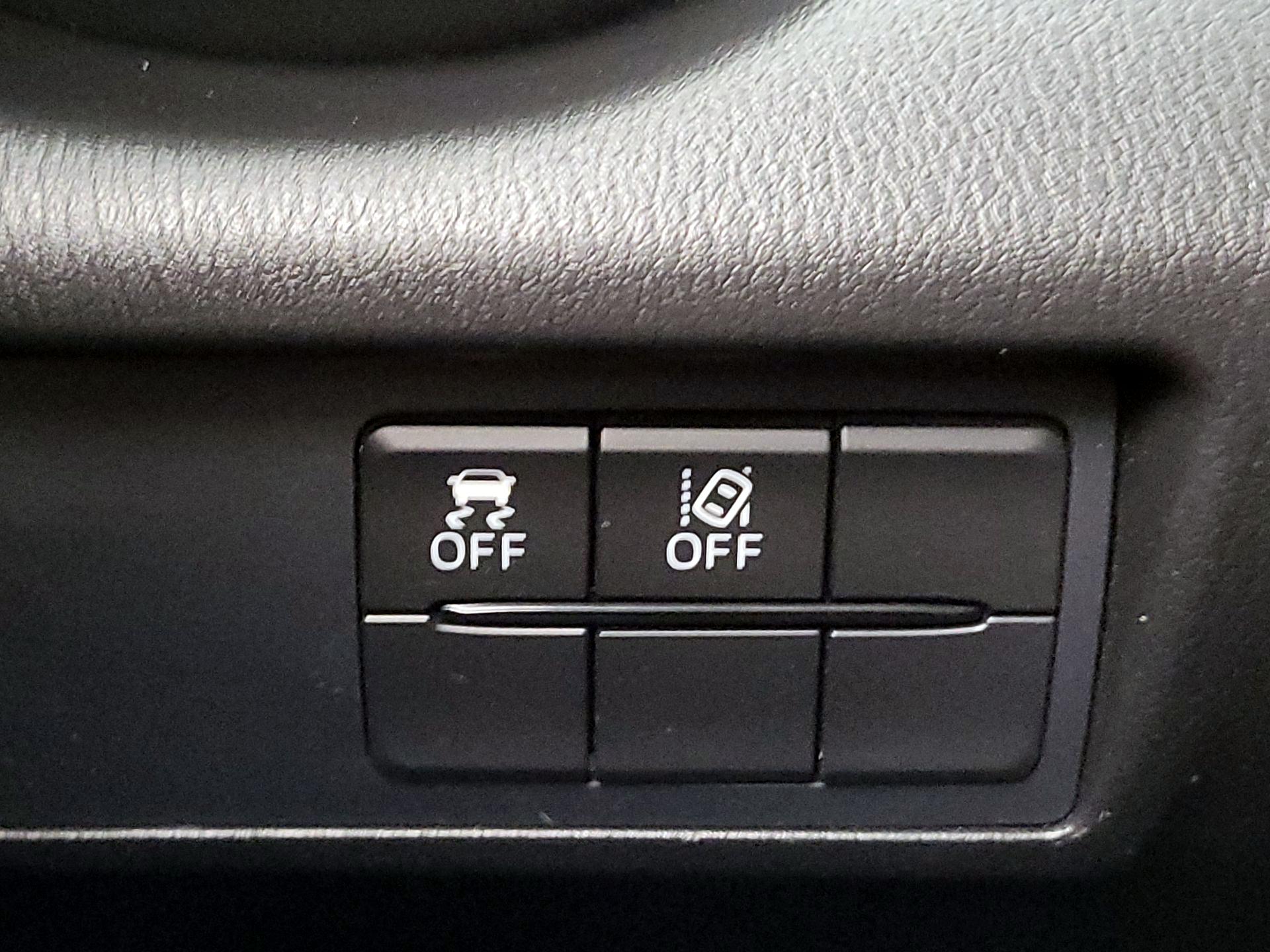 Thumbnail: 2021 Mazda MX-5 Miata - 13