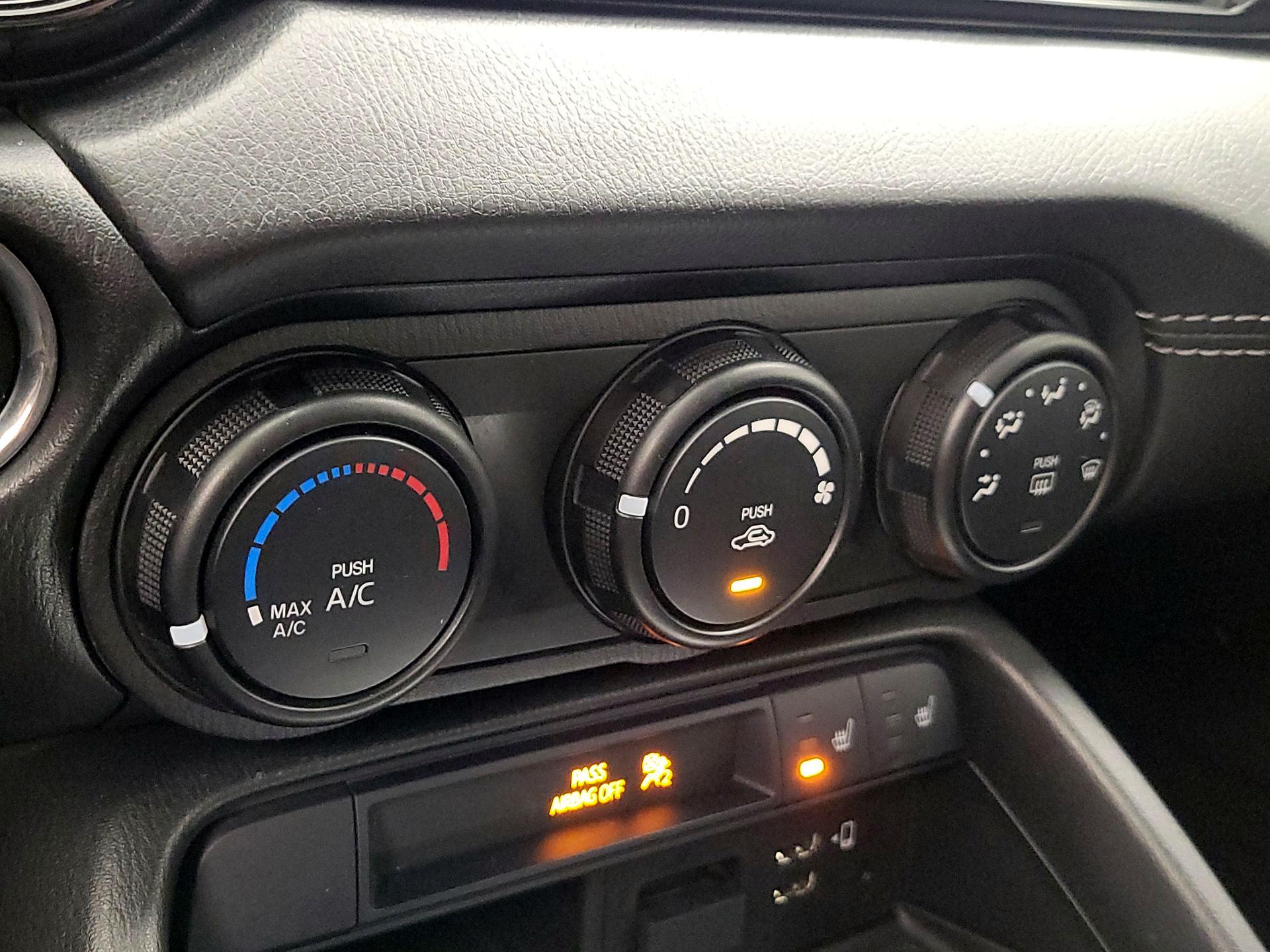 Thumbnail: 2021 Mazda MX-5 Miata - 17