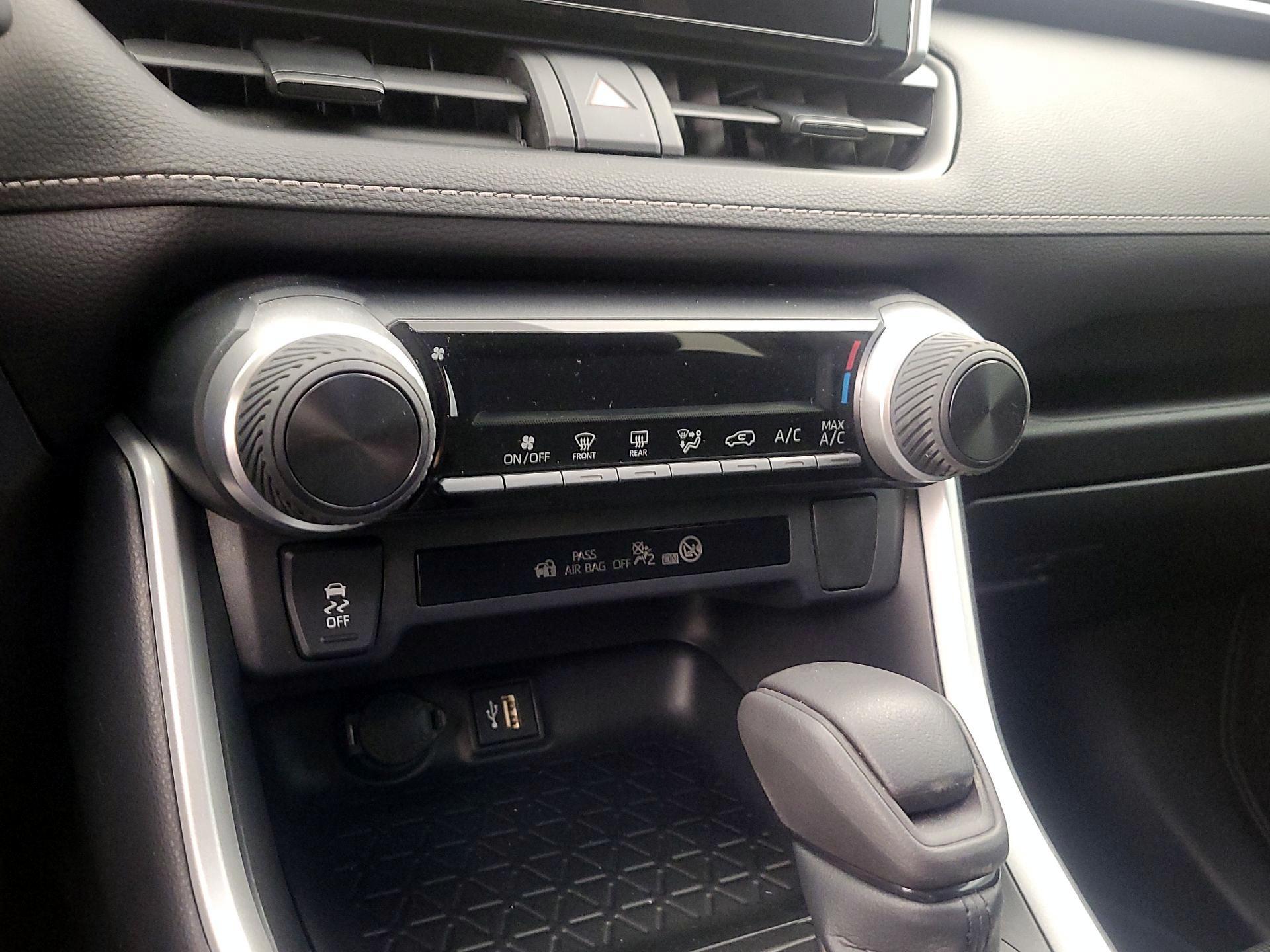 Thumbnail: 2023 Toyota RAV4 - 16