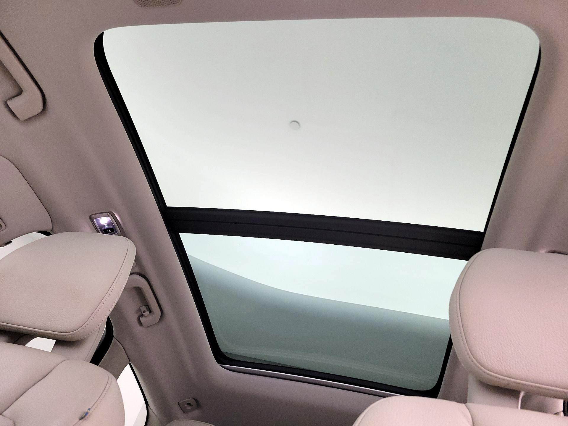 Thumbnail: 2018 Volvo XC60 - 20