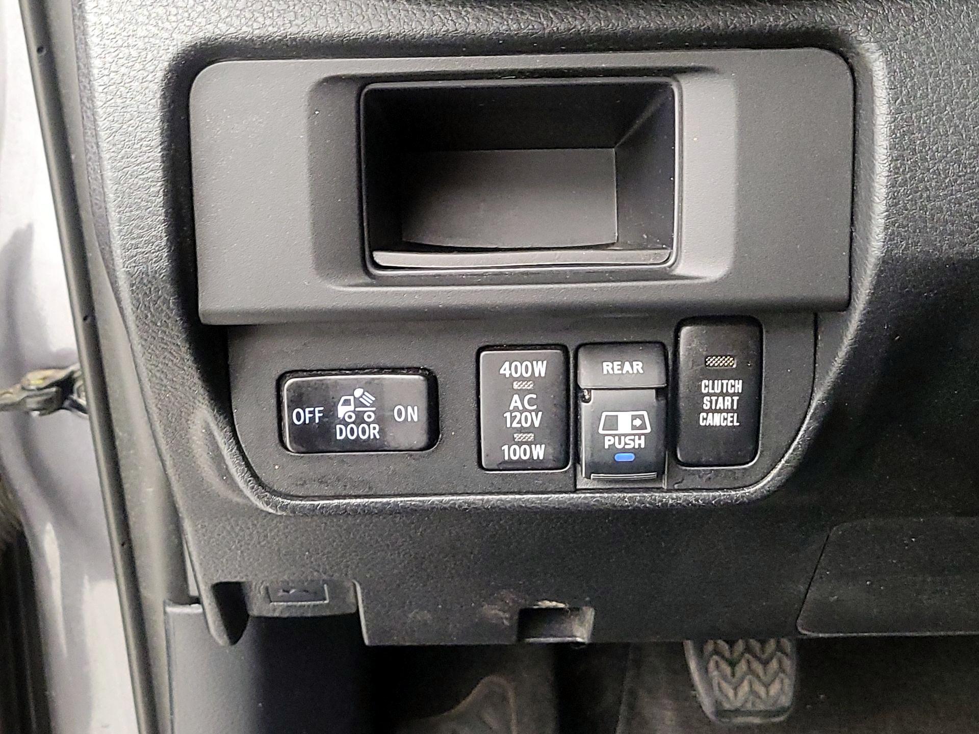 Thumbnail: 2017 Toyota Tacoma - 13